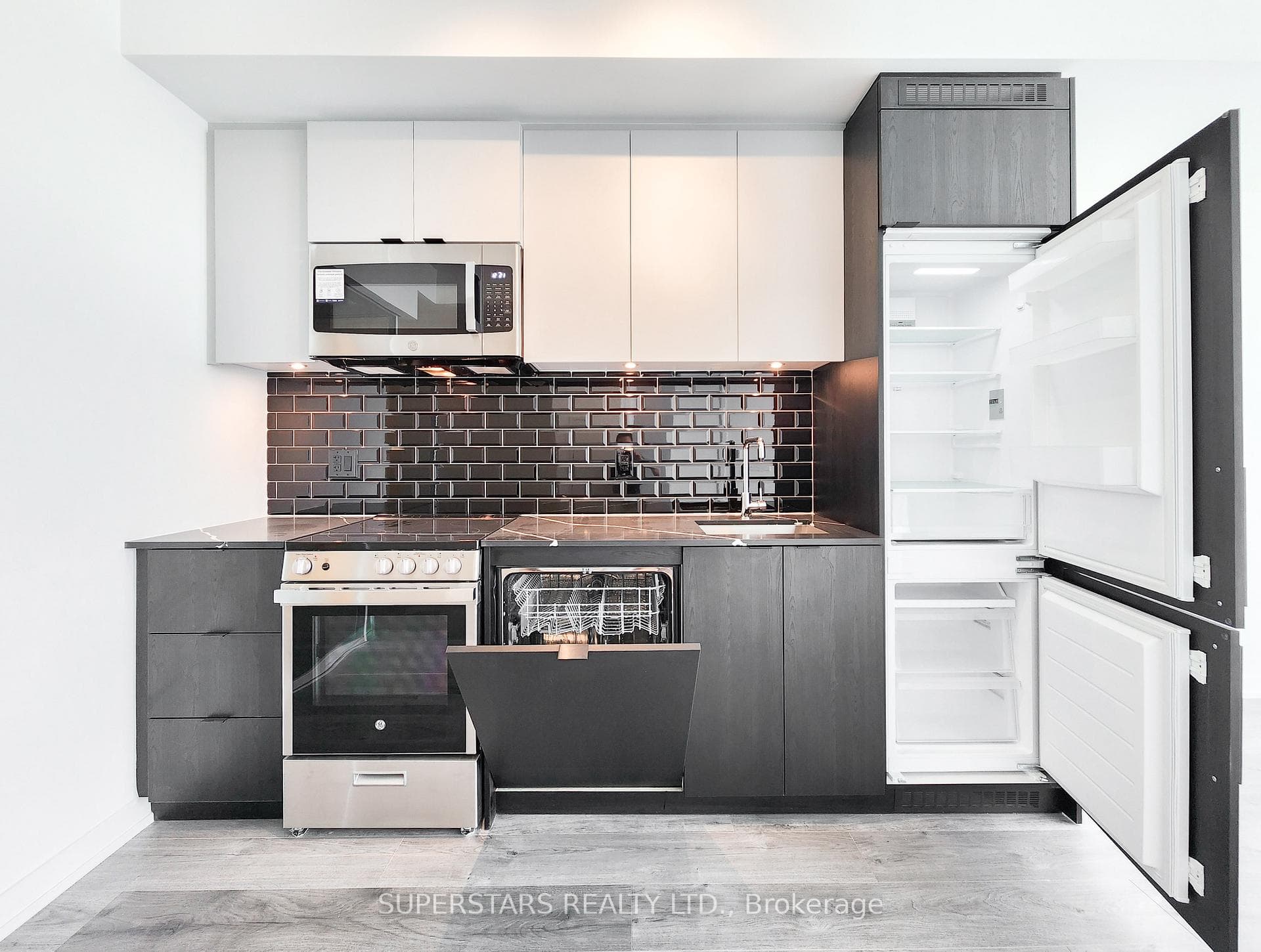 285 Dufferin Street Unit 1013 photo 5