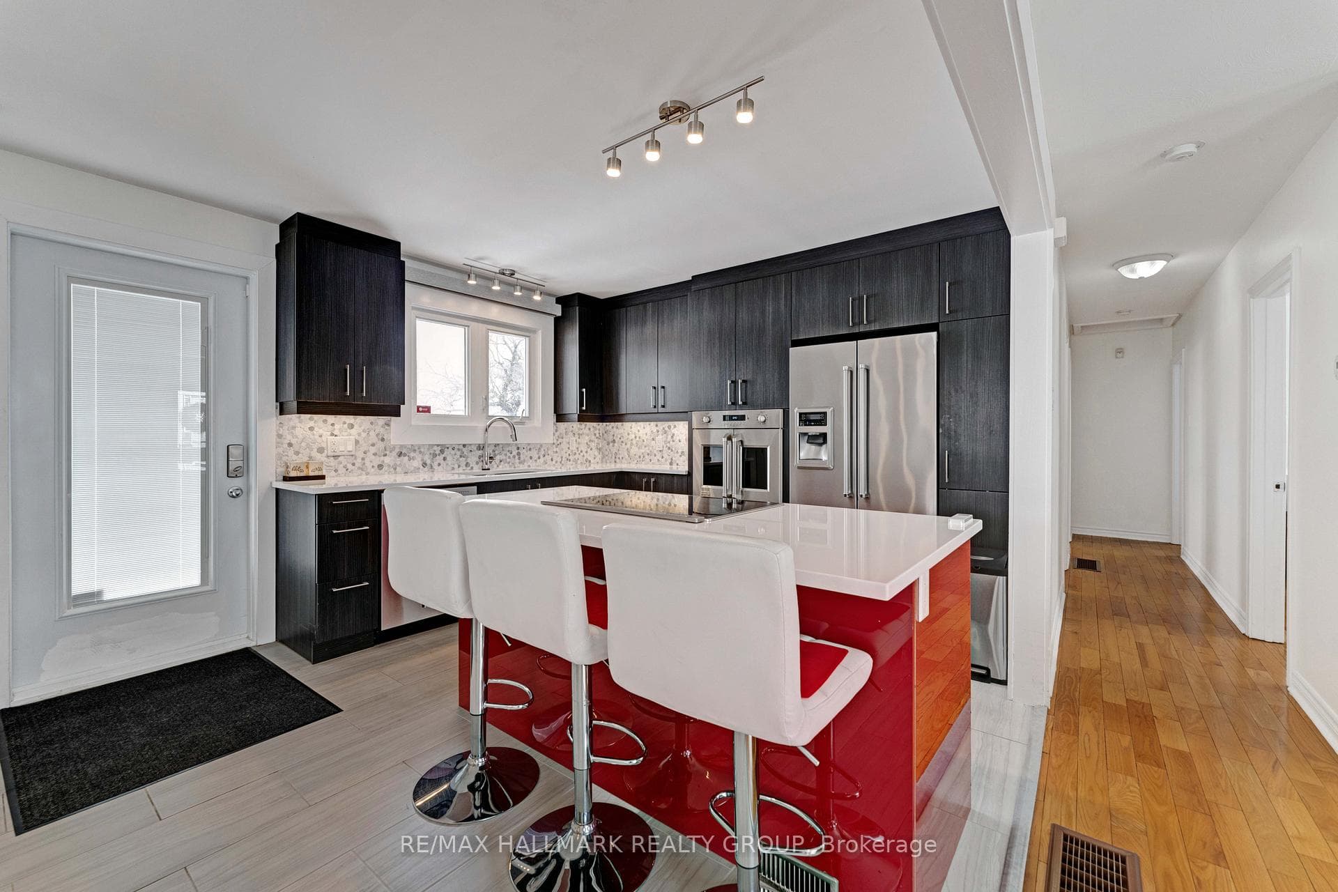 577 Clarke Avenue photo 12