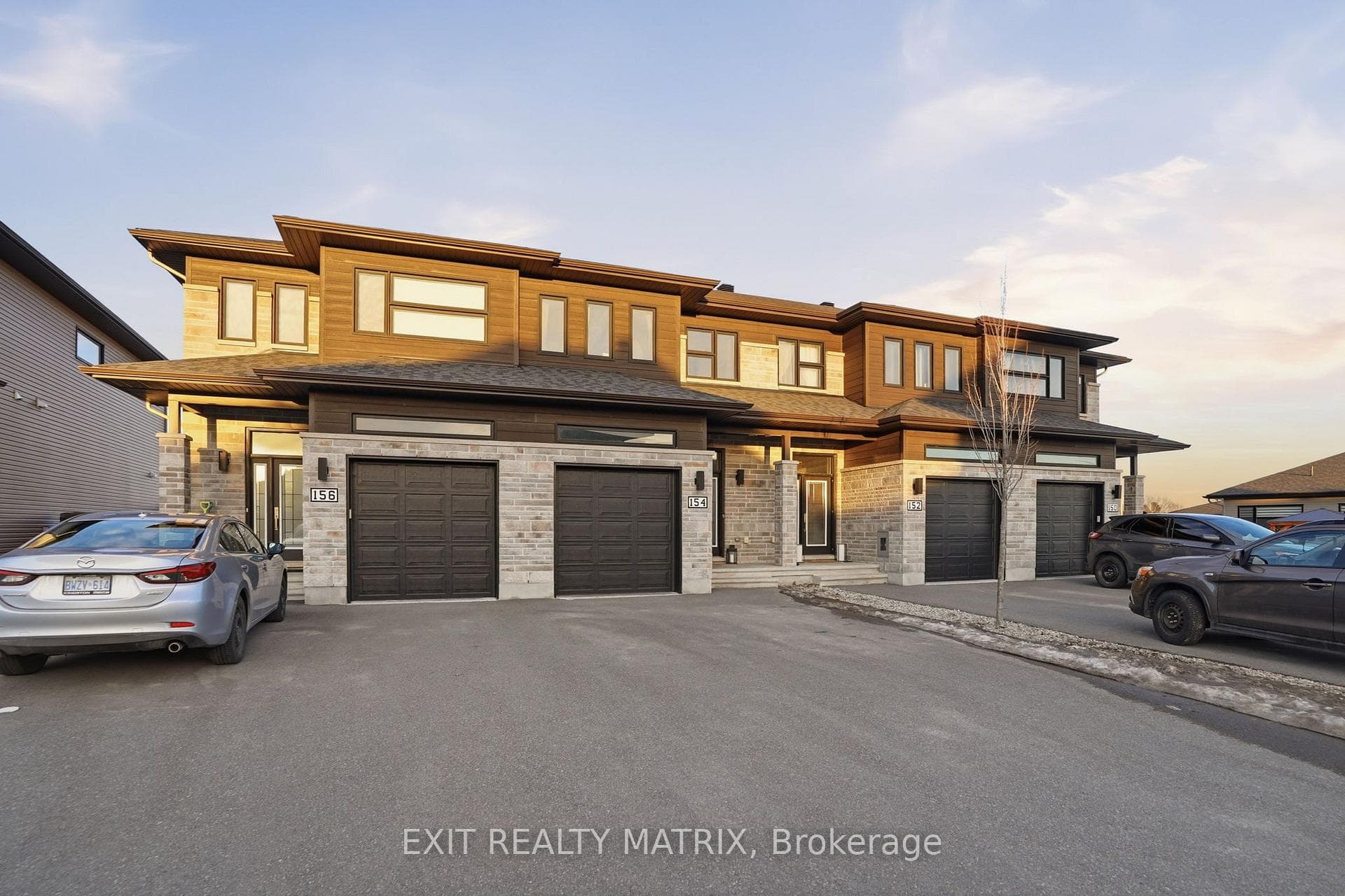 154 Argile Street photo 1