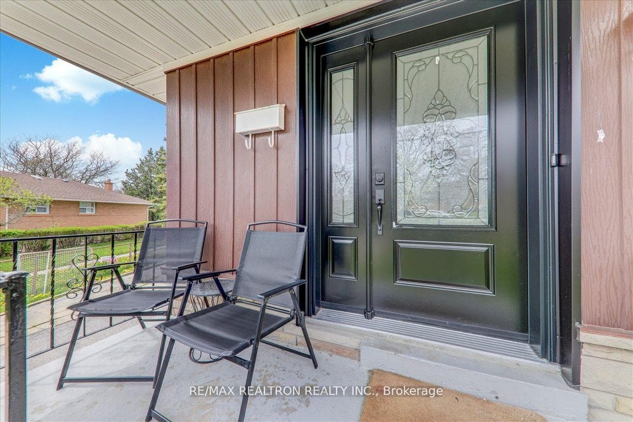 48 Bainhart Crescent Unit Main photo 5