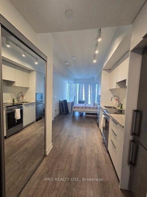 501 Yonge Street Unit 1506 photo 10