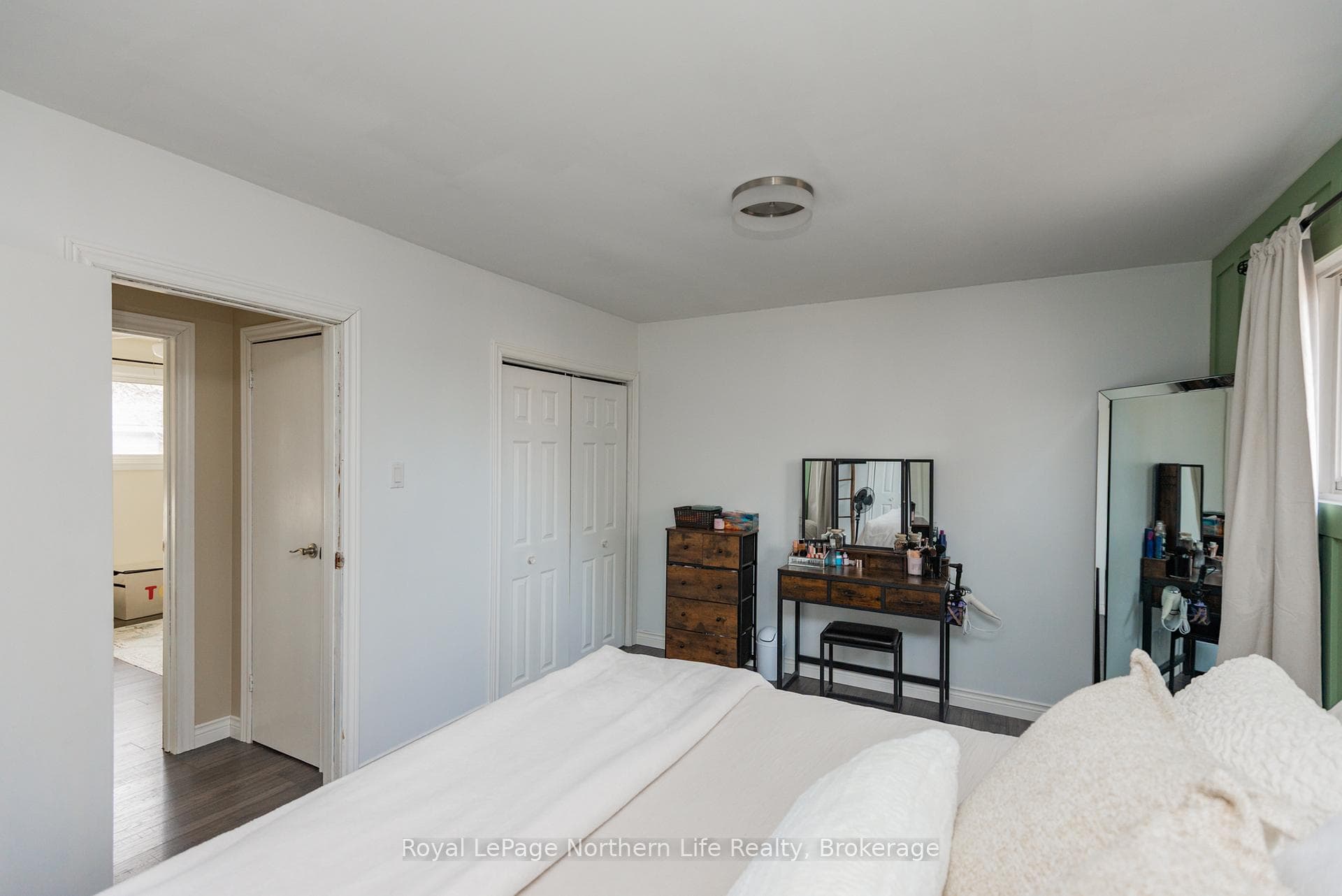 374 Bridge Avenue photo 28
