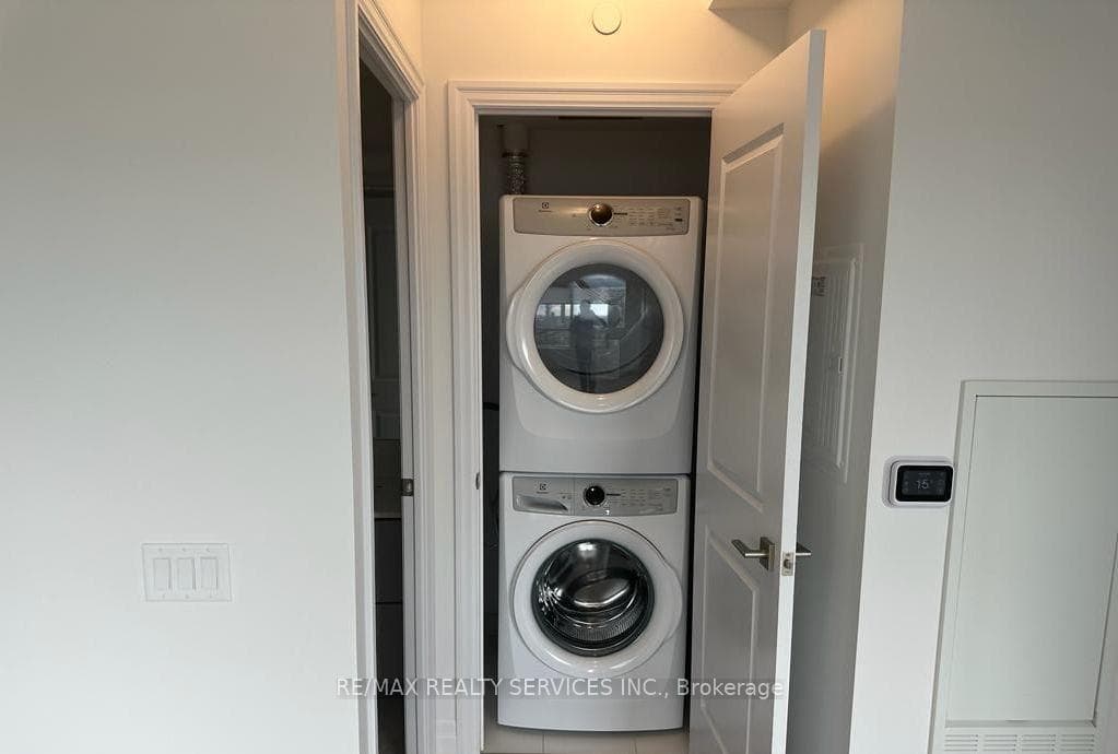 36 Elm Drive Unit 2808 photo 9