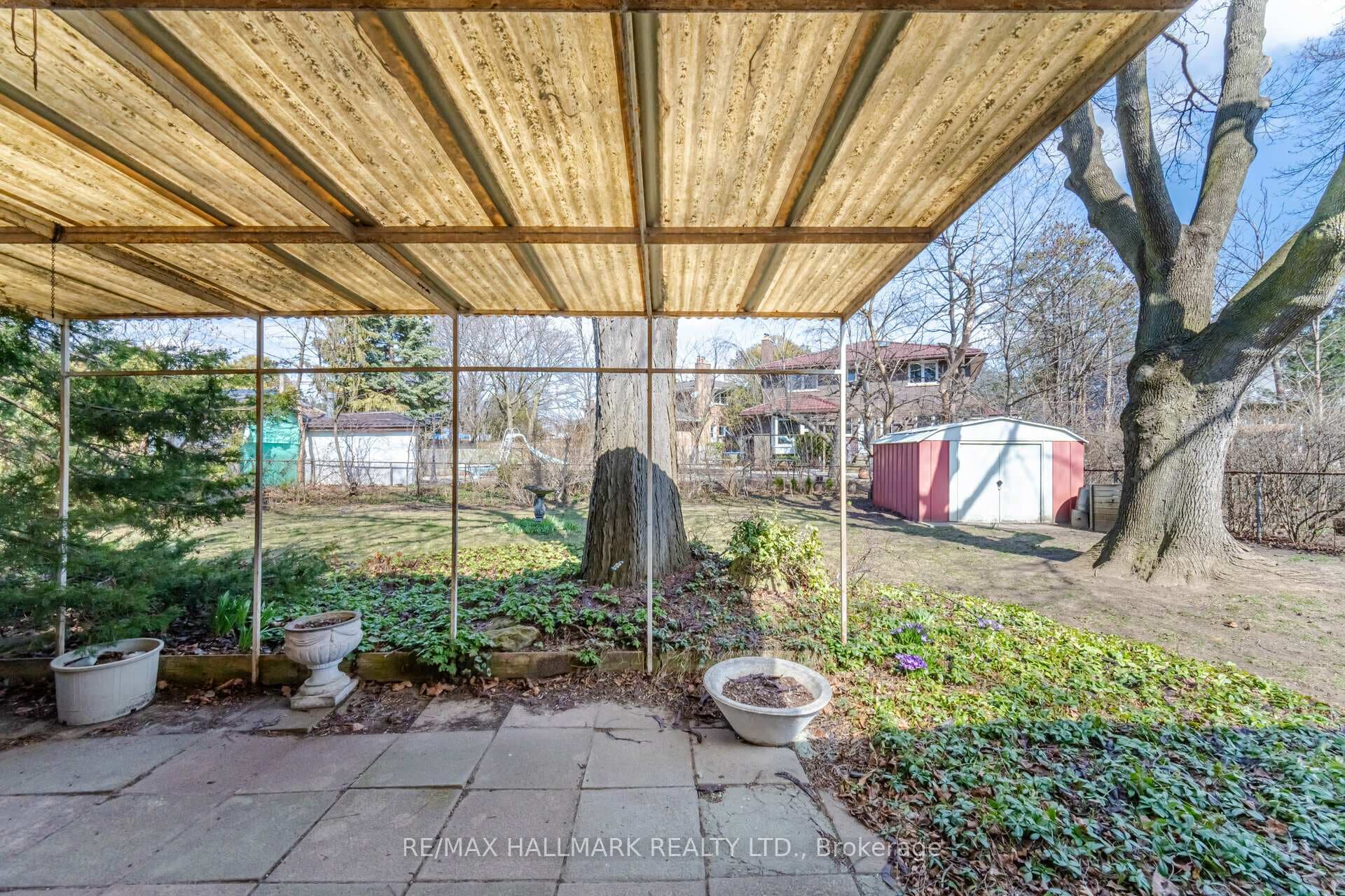 2437 Genevieve Drive photo 25