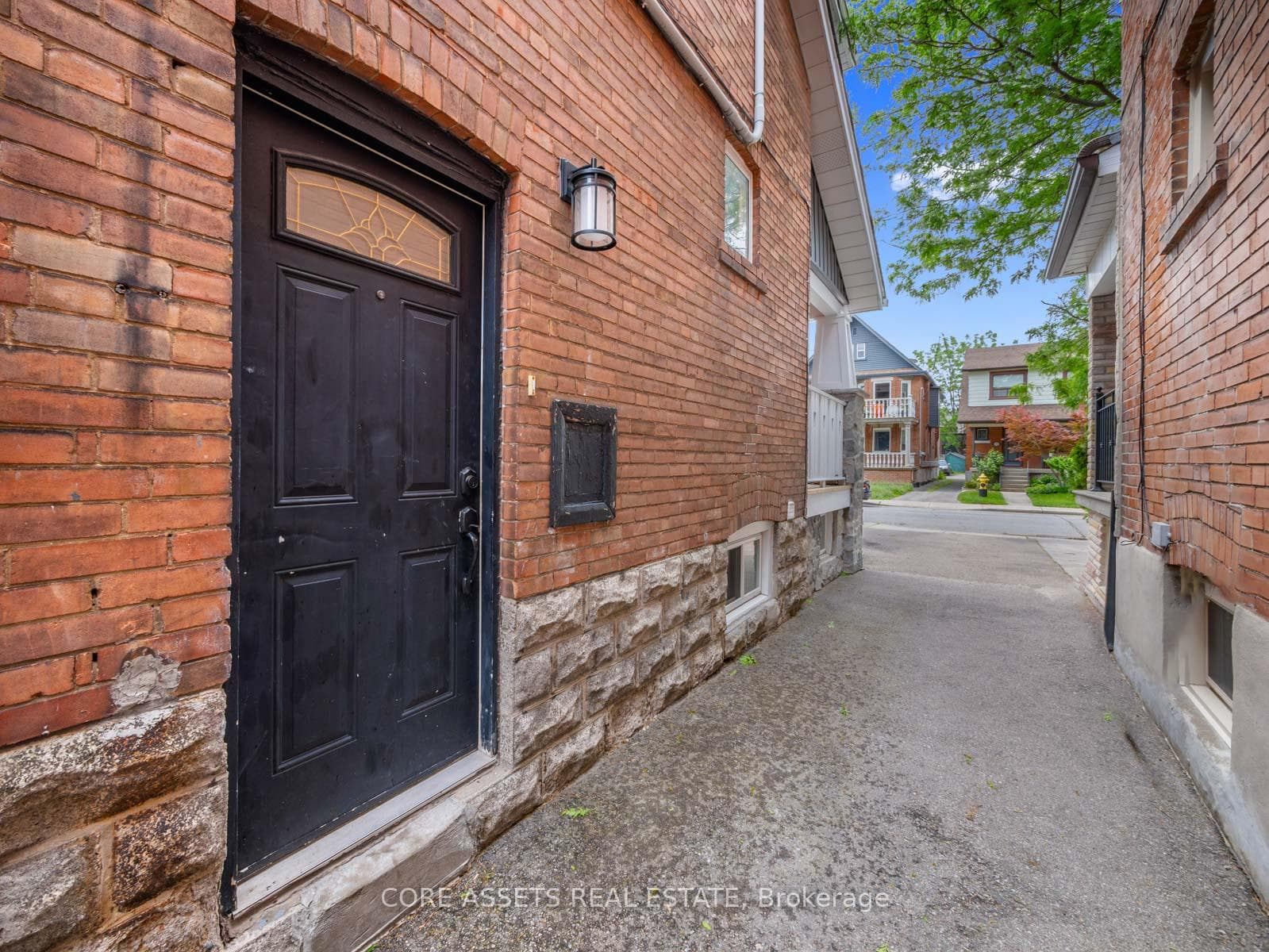 169 Northcliffe Boulevard photo 31