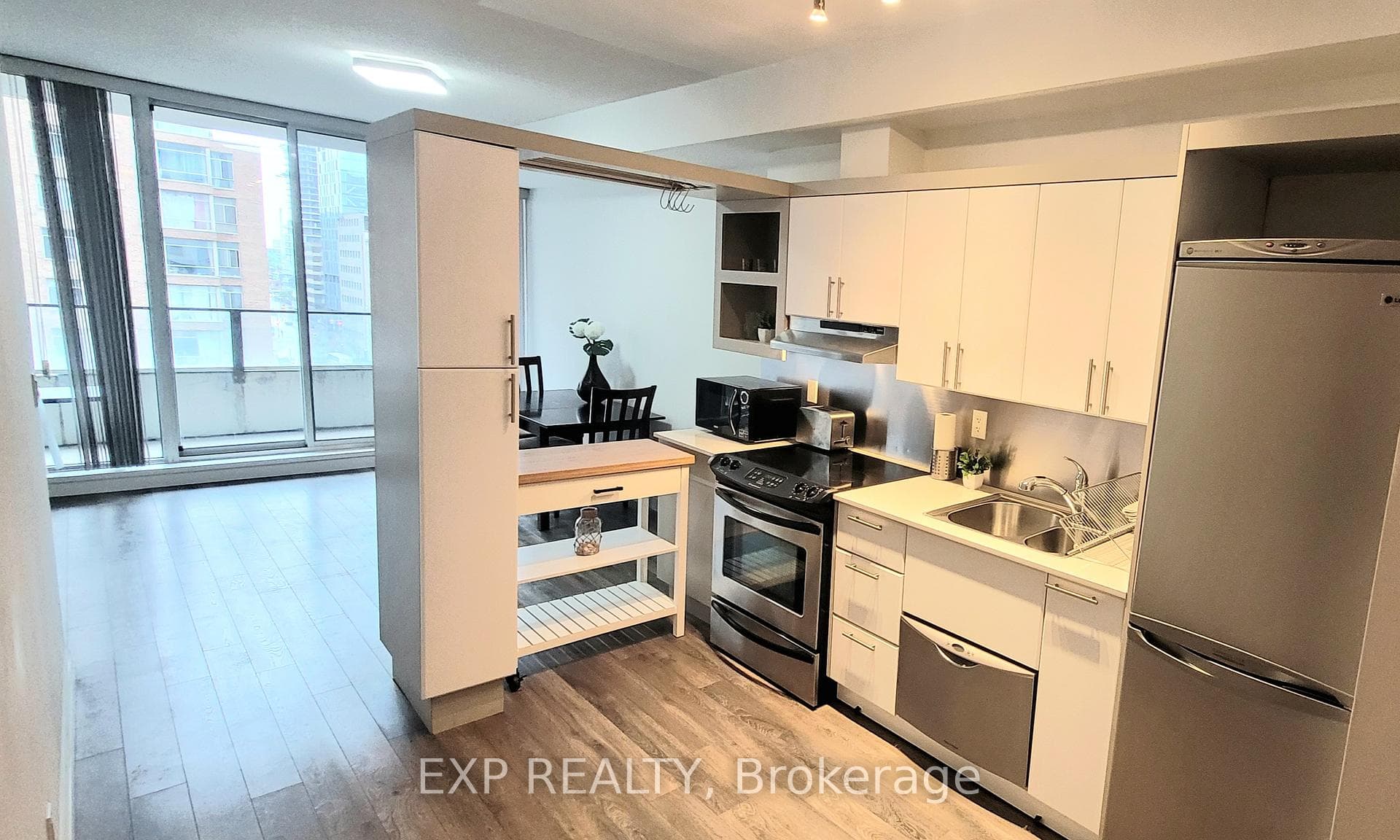 111 Elizabeth Street Unit 1222 photo 4