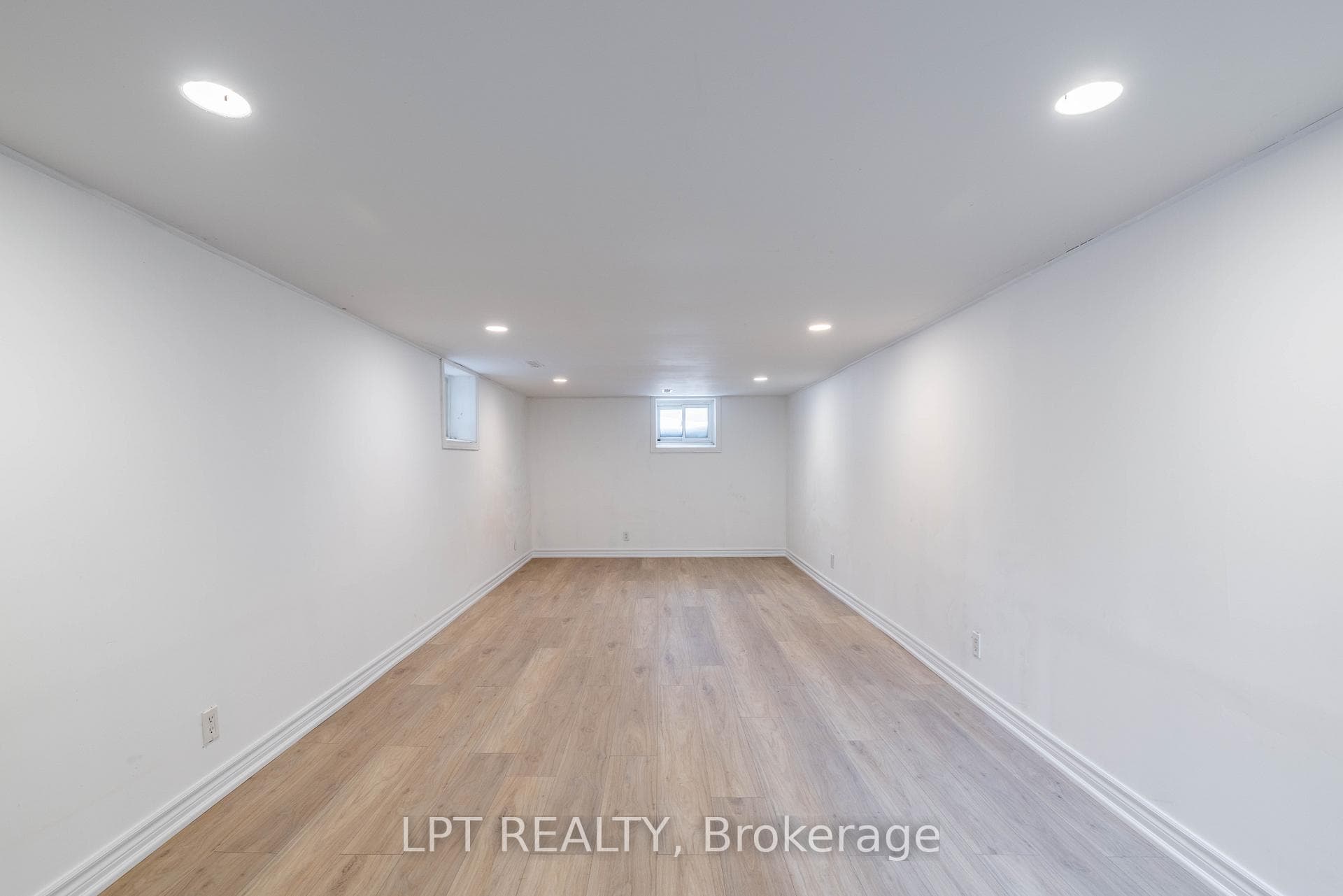 303 East Street photo 18