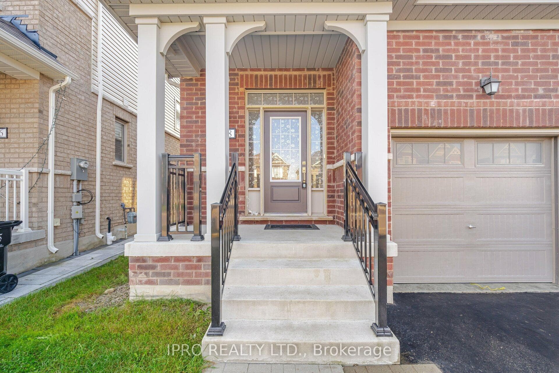 108 Casserley Crescent photo 9