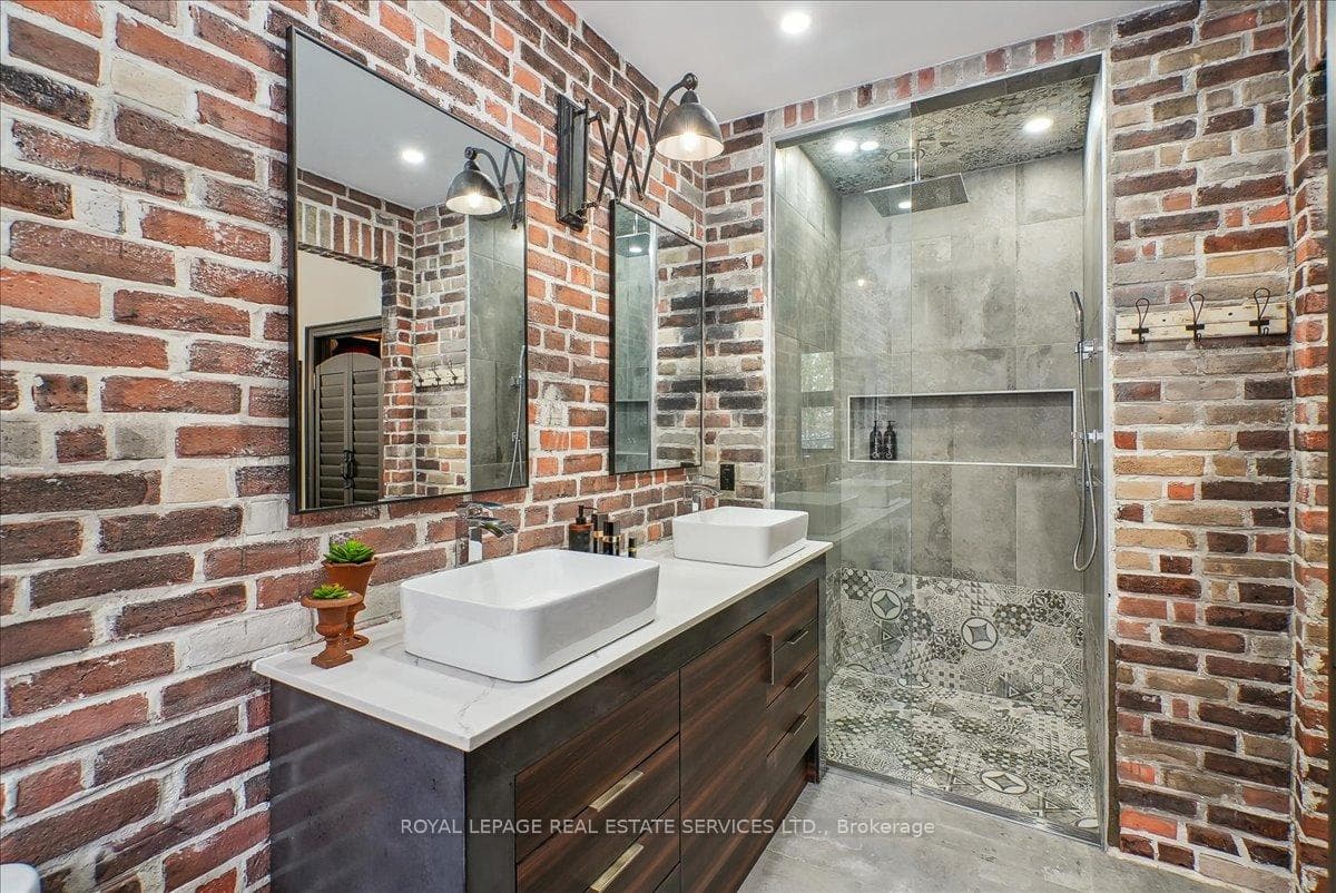 16 Arborglen Drive photo 19