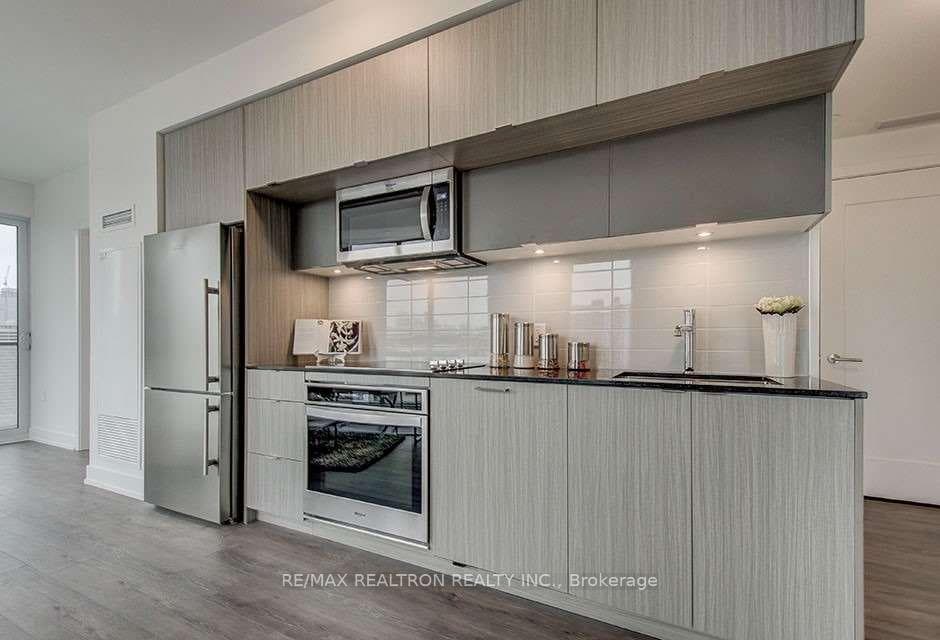 575 Bloor Street Unit 2208 photo 14