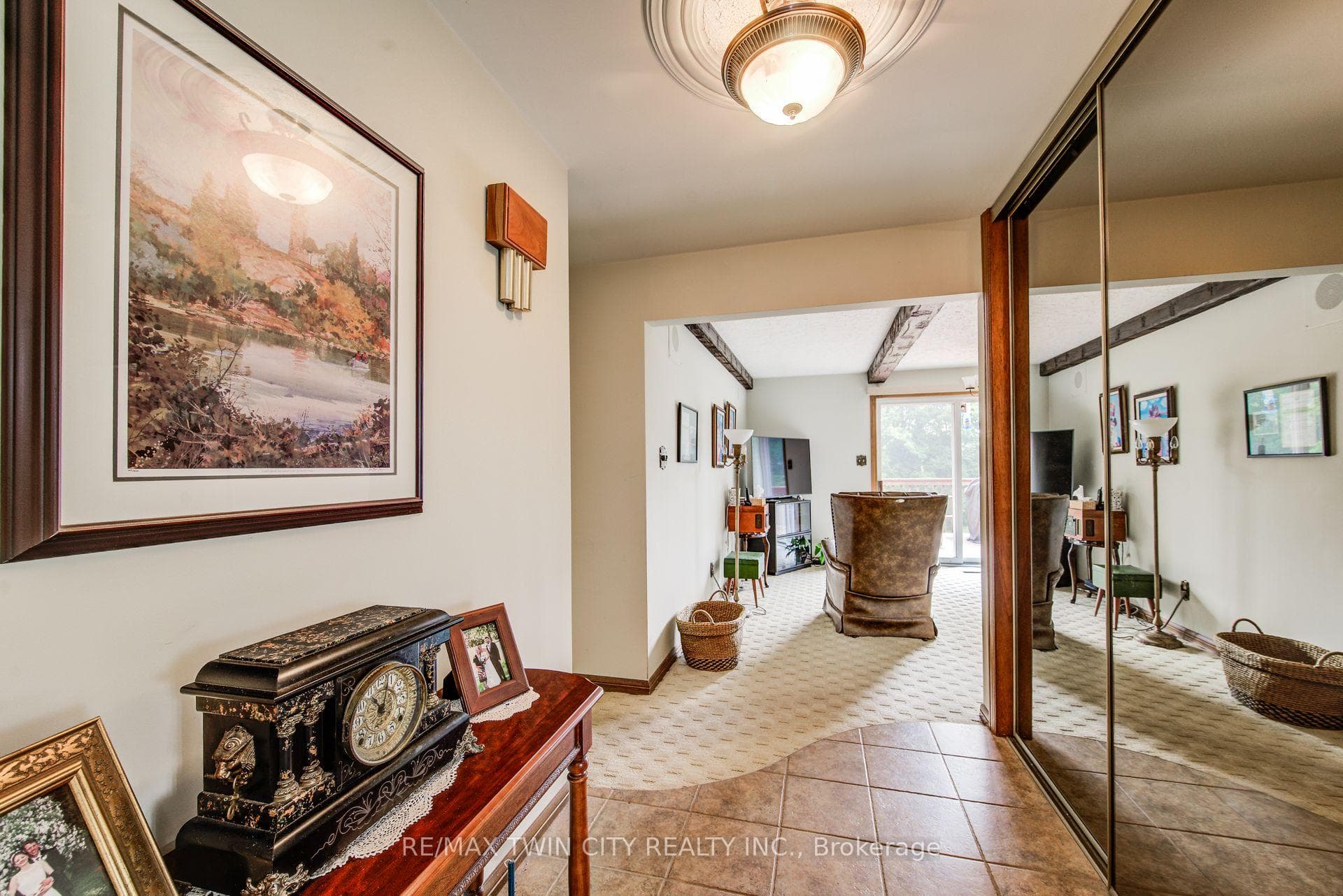 1177 Perth Street photo 3