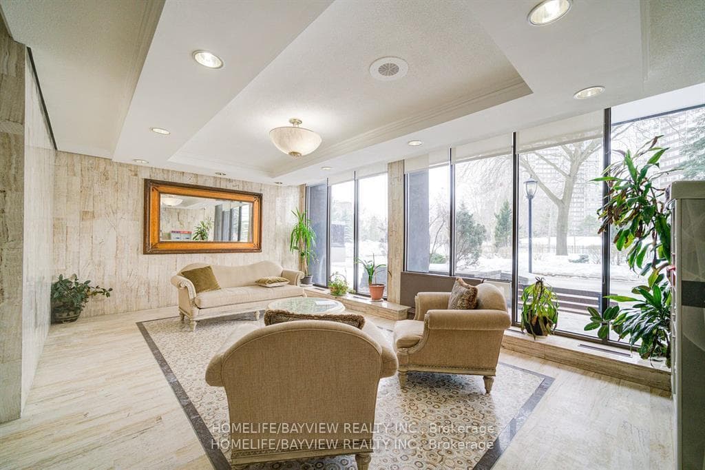 115 Antibes Drive Unit 806 photo 4