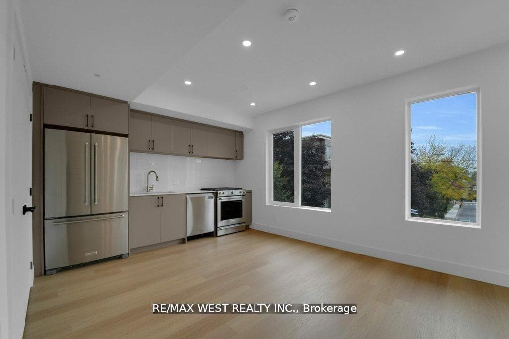 661 Winona Drive photo 4