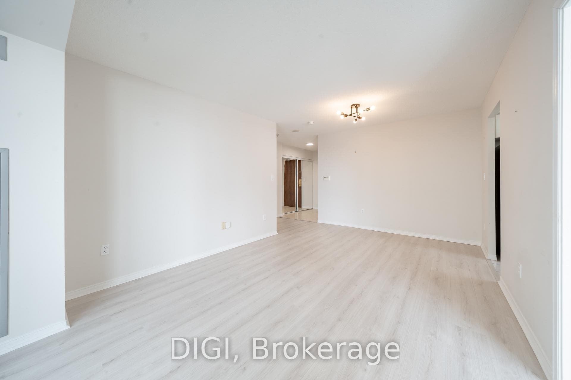 1 Pemberton Avenue Unit 502 photo 1