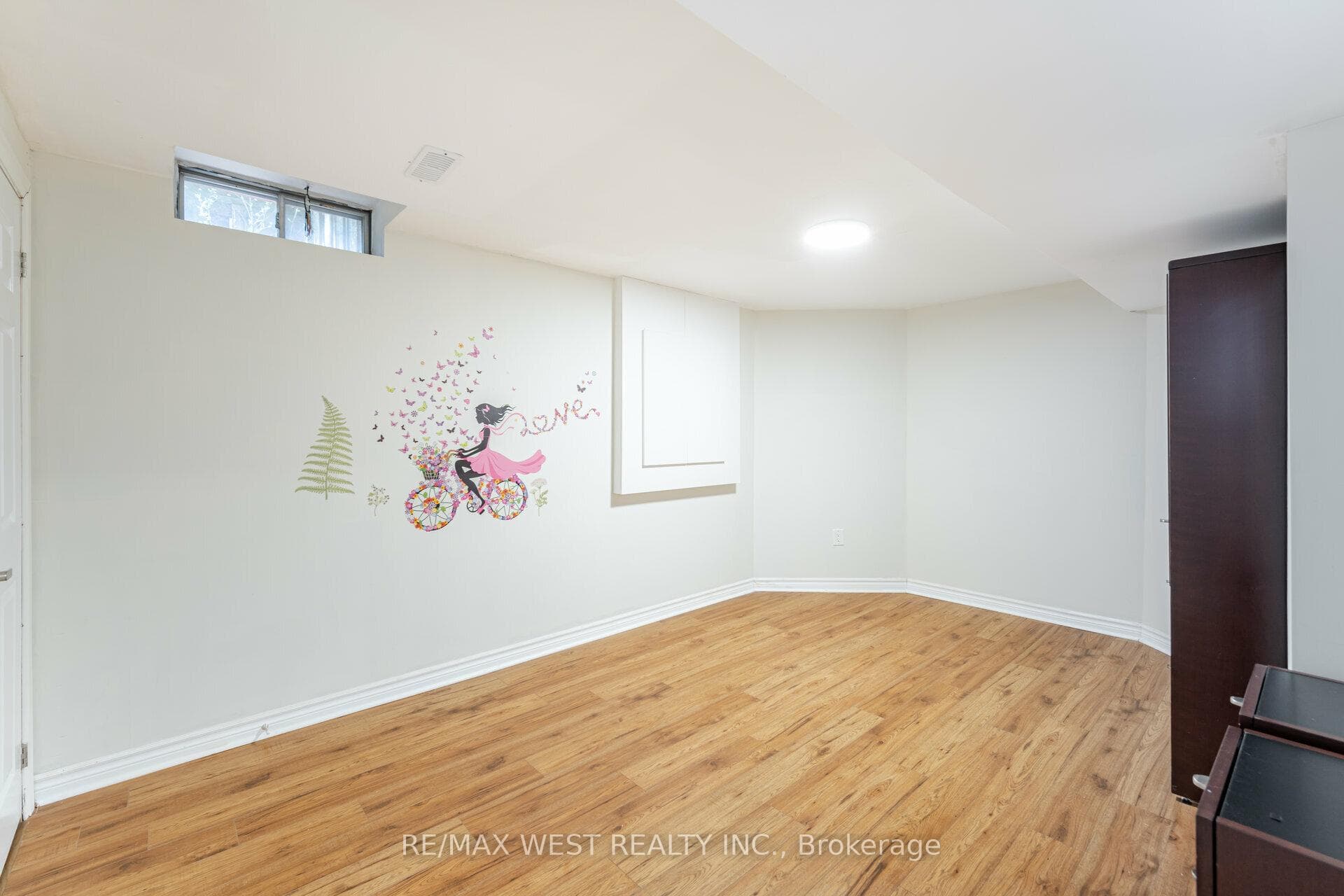 2932 Redbud Avenue Unit Bsmt photo 19