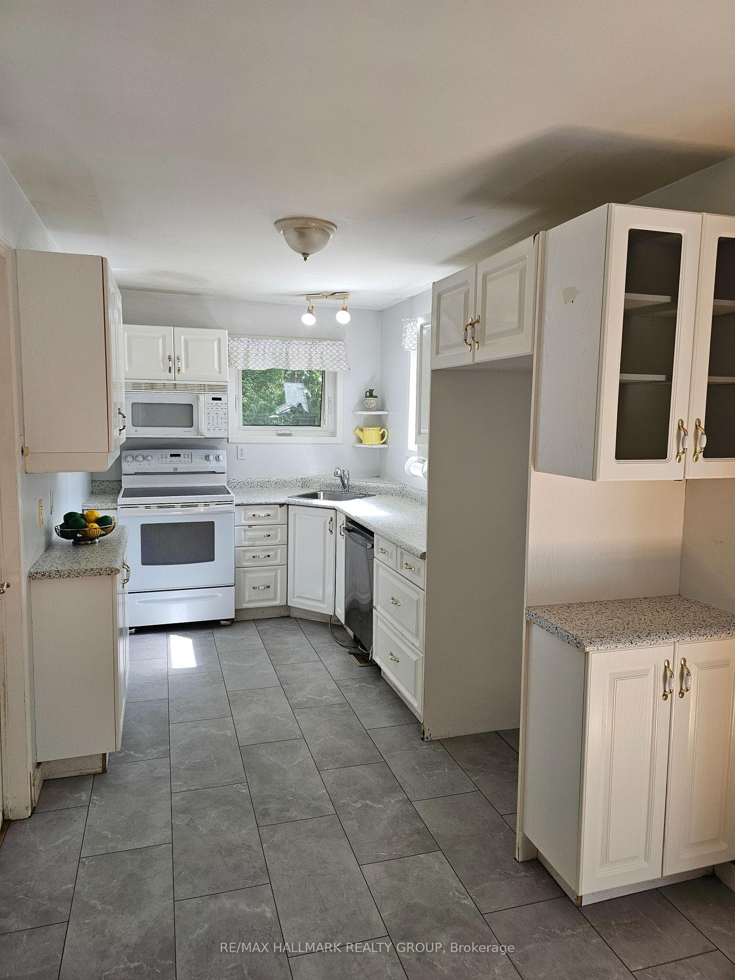 155 MacMillan Lane photo 16