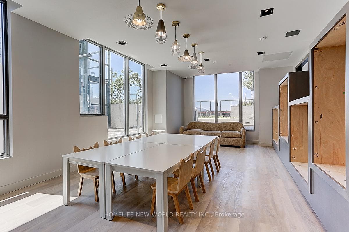 108 Peter Street Unit 3706 photo 9