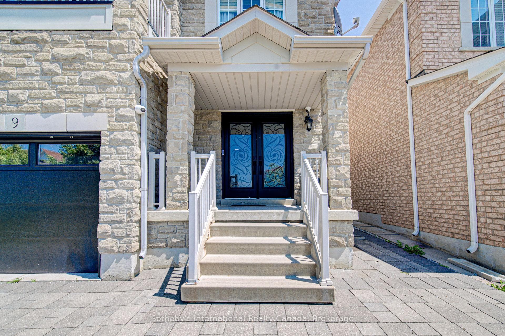 9 Aidan Drive photo 4