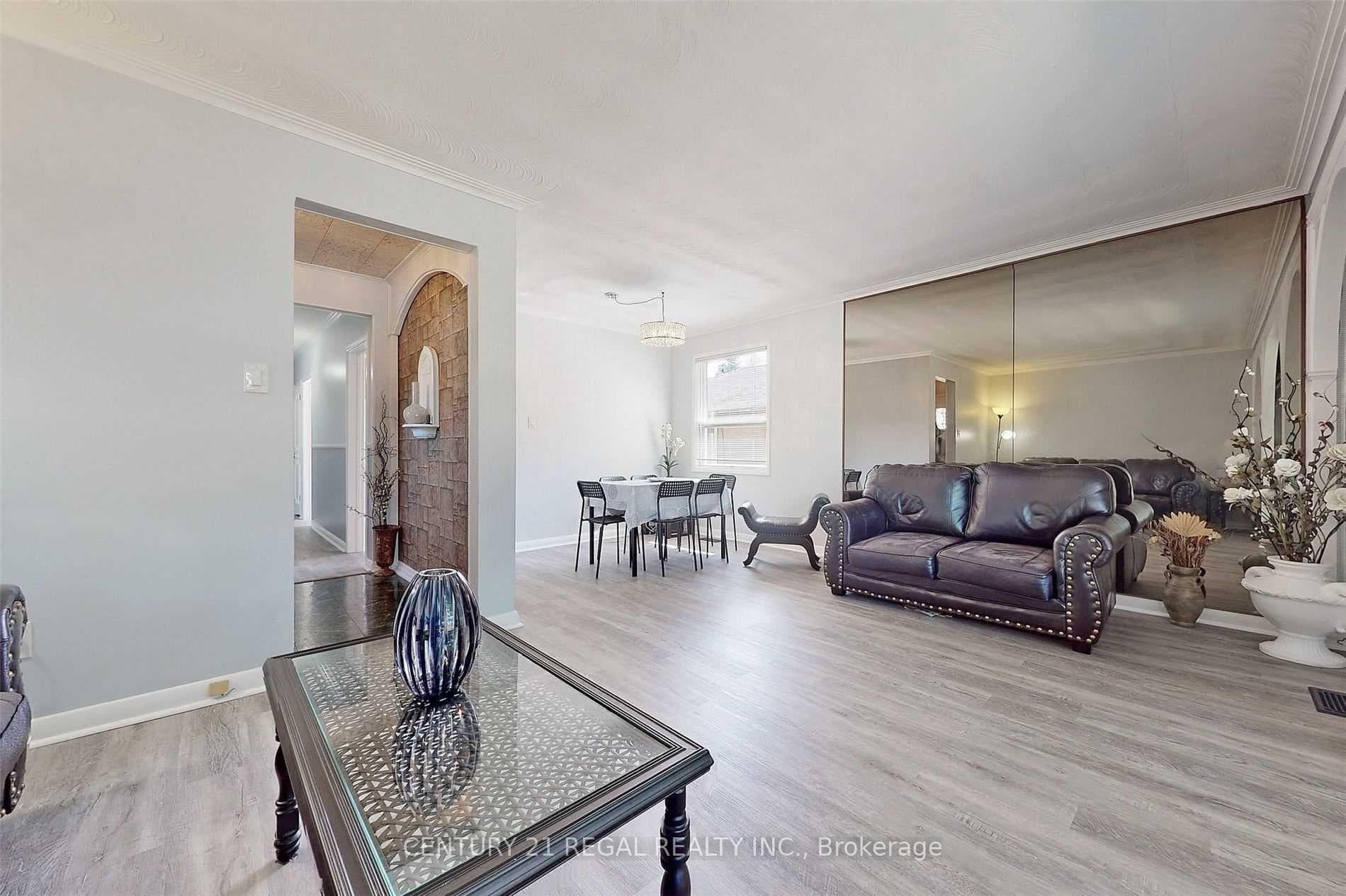 5 Stevenvale Drive Unit Main photo 2