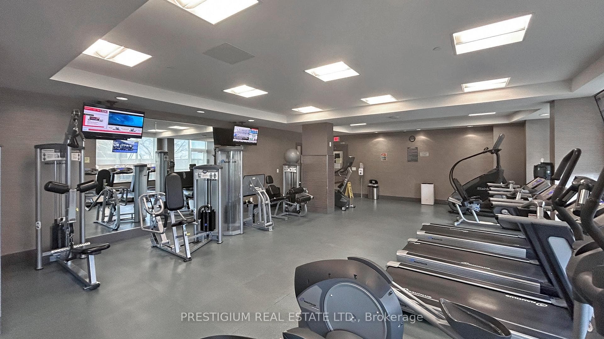 7161 Yonge Street Unit 827 photo 24