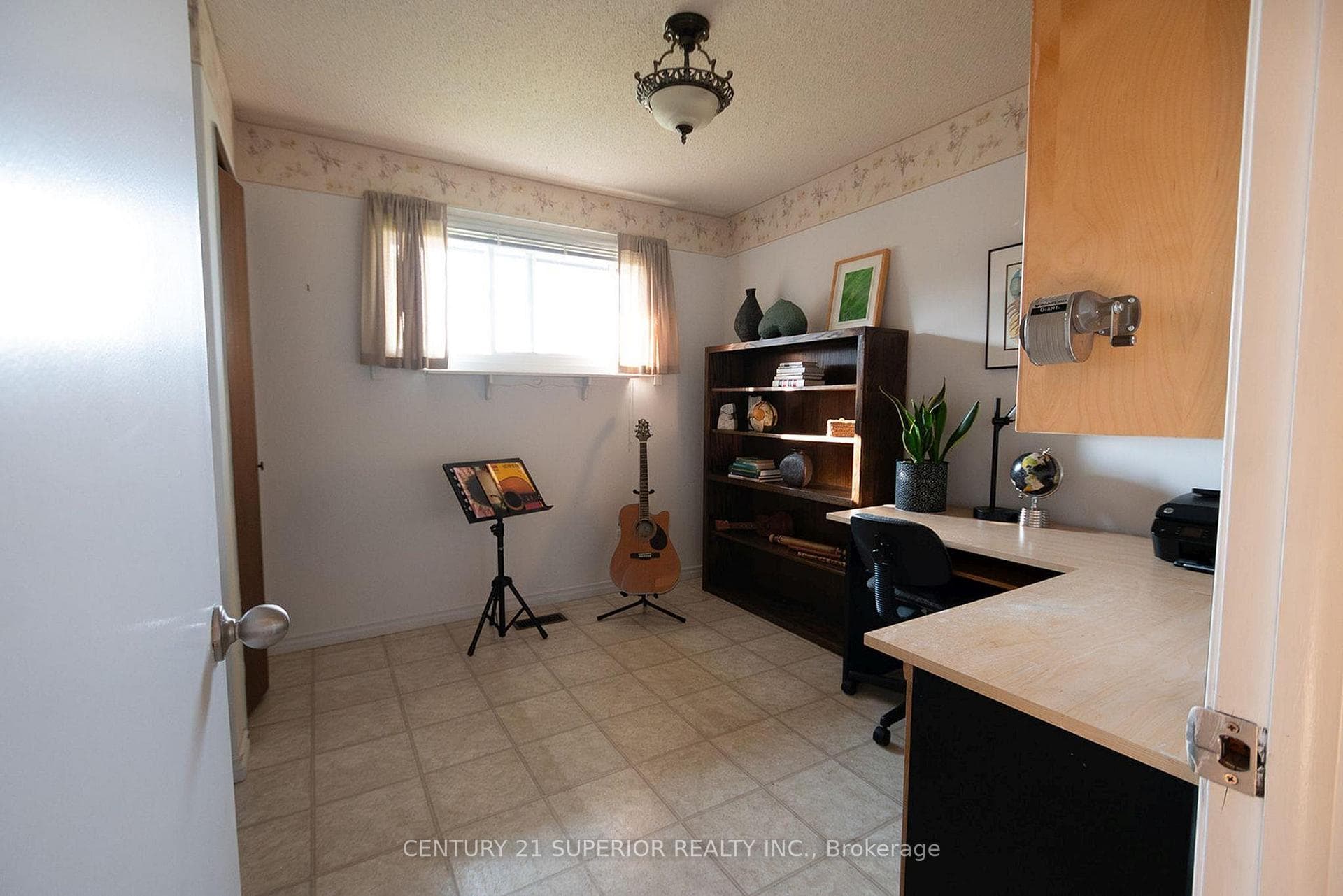510 Ryerson Crescent photo 13