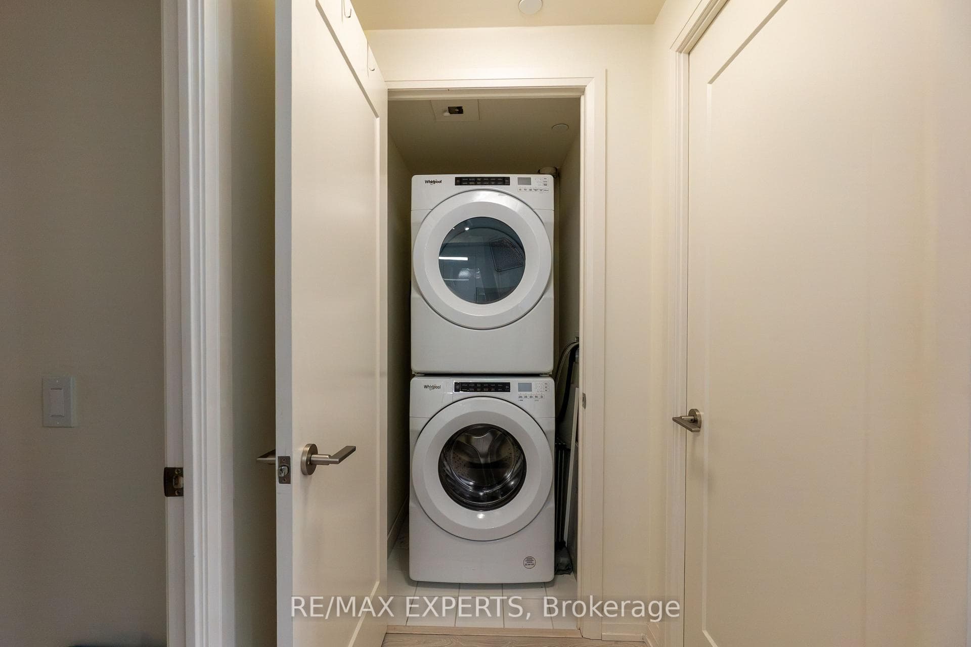 9000 Jane Street Unit 1822 photo 14