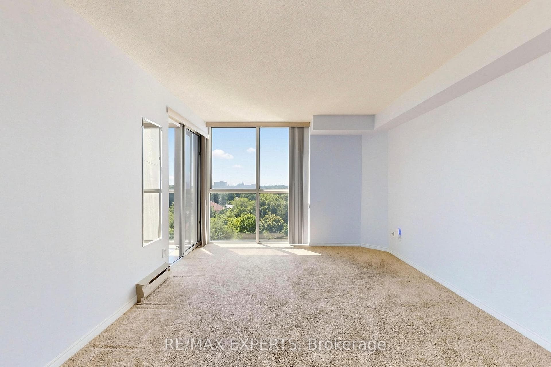 1360 Rathburn Road Unit 909 photo 25