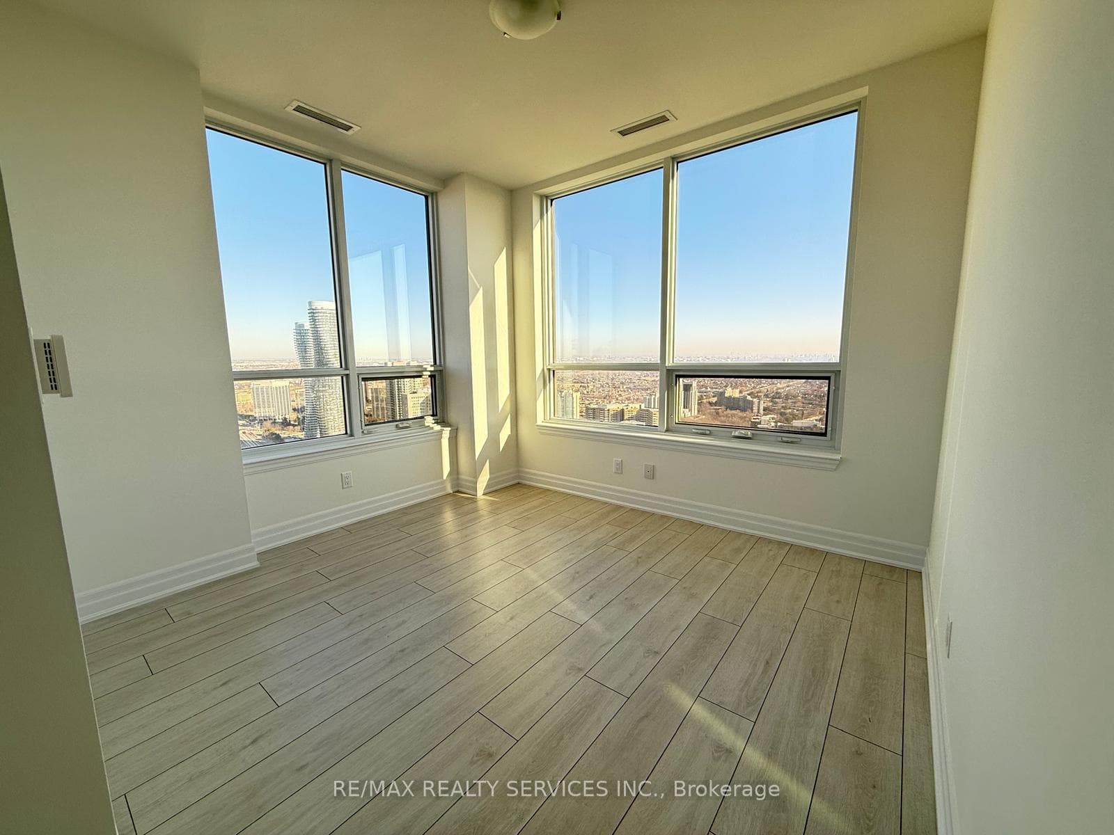 30 Elm Drive Unit 3902 photo 16