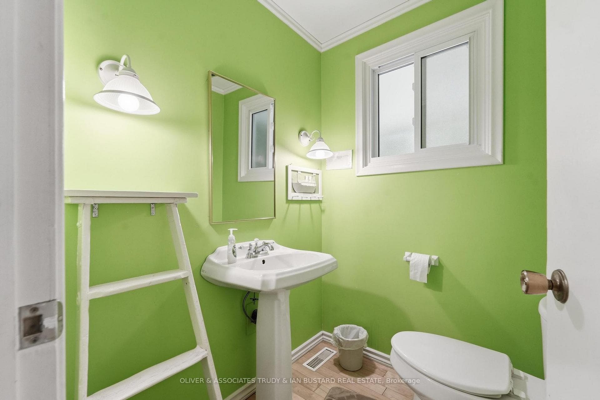 10294 Brewster Boulevard photo 25