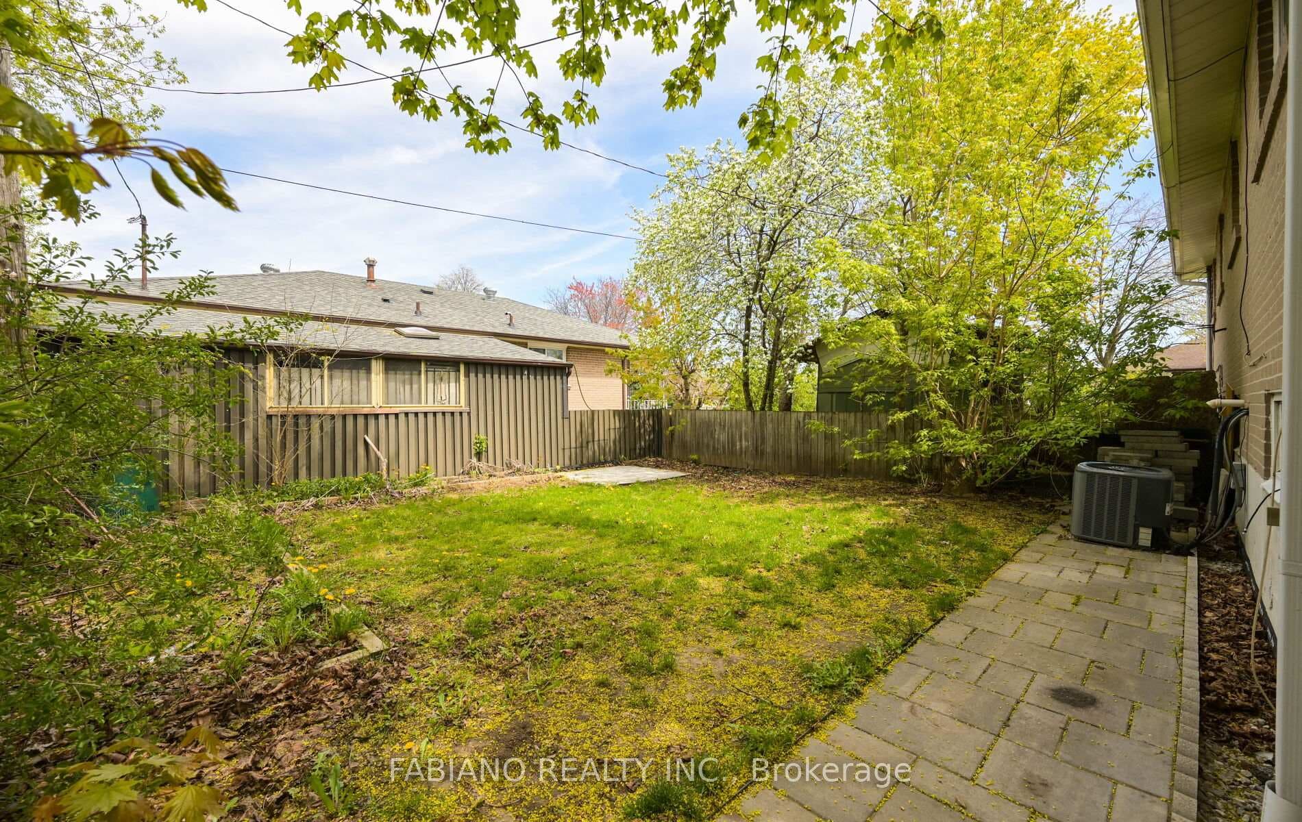 35 Murchison Crescent photo 46