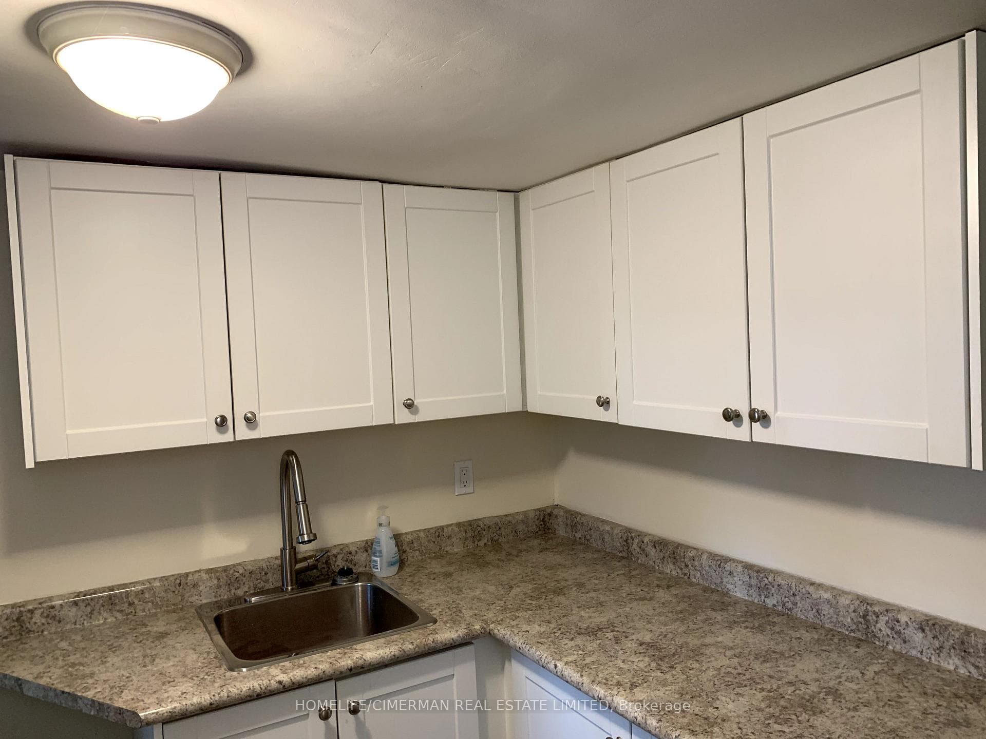 286 Drew Street Unit Bsmt photo 3