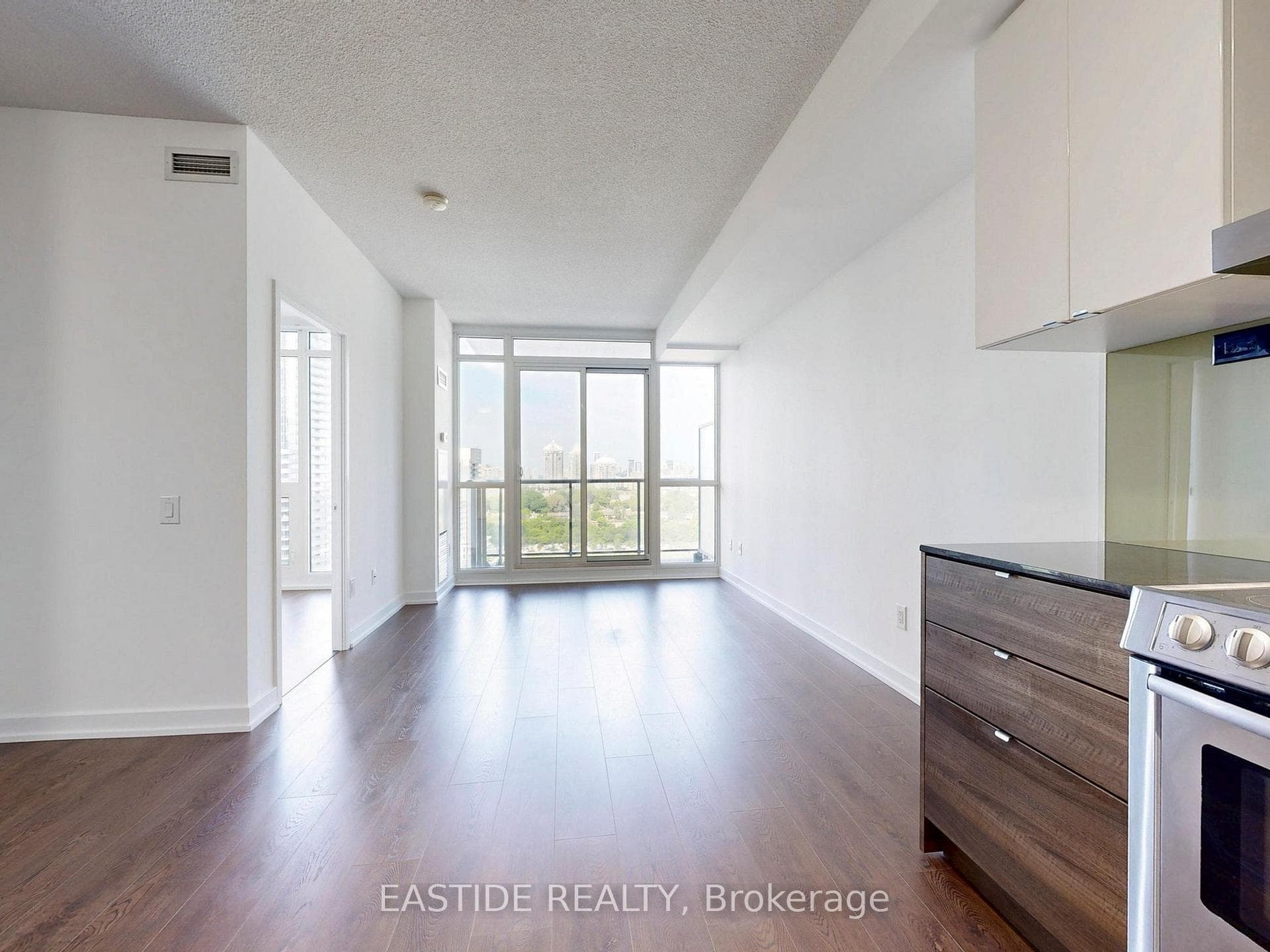 121 Mcmahon Drive Unit 2516 photo 14