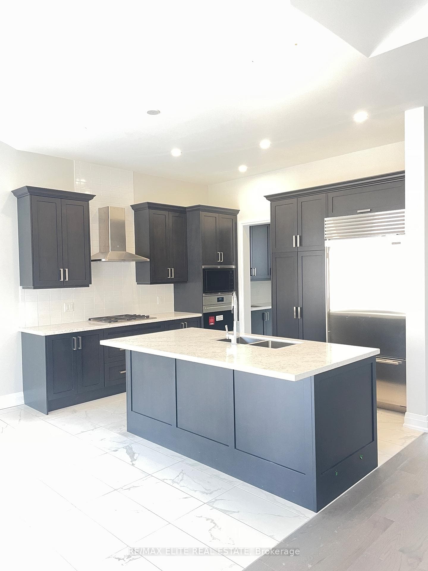 80 Marsh Harbour N/A photo 2