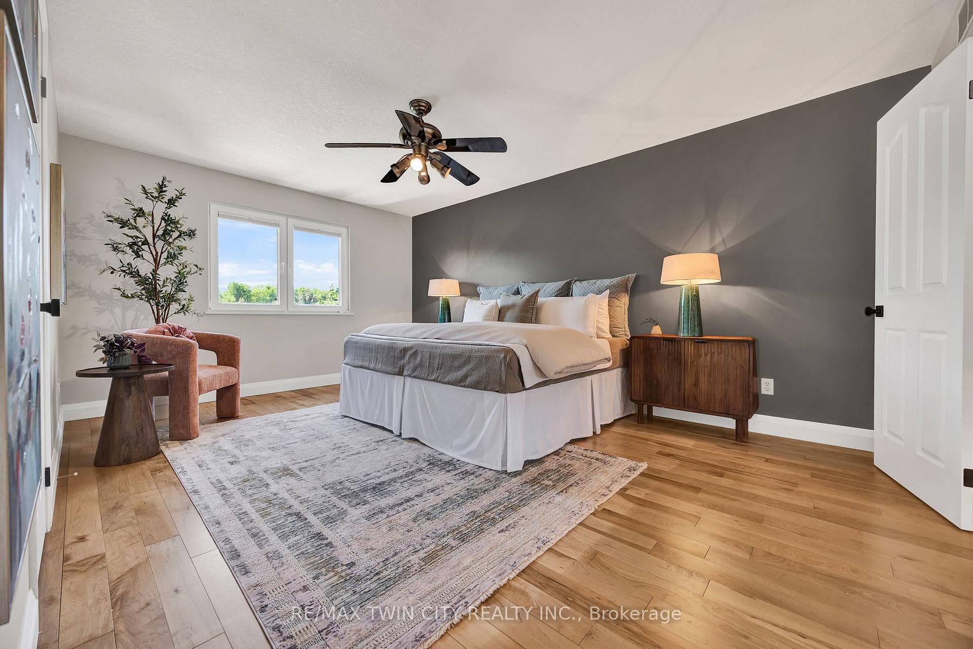 701 Breakwater Crescent photo 23