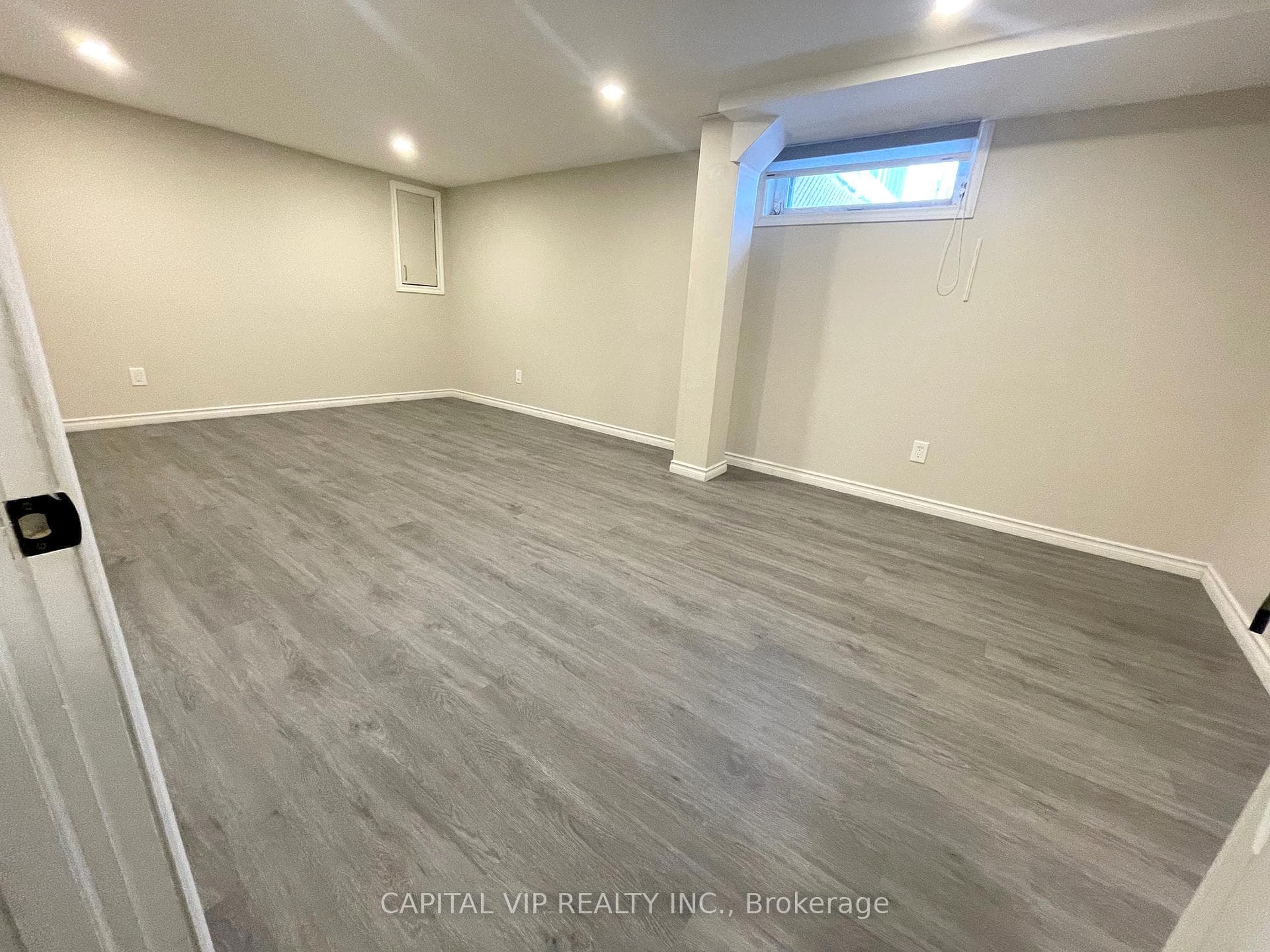 2367 Baseline Road photo 17