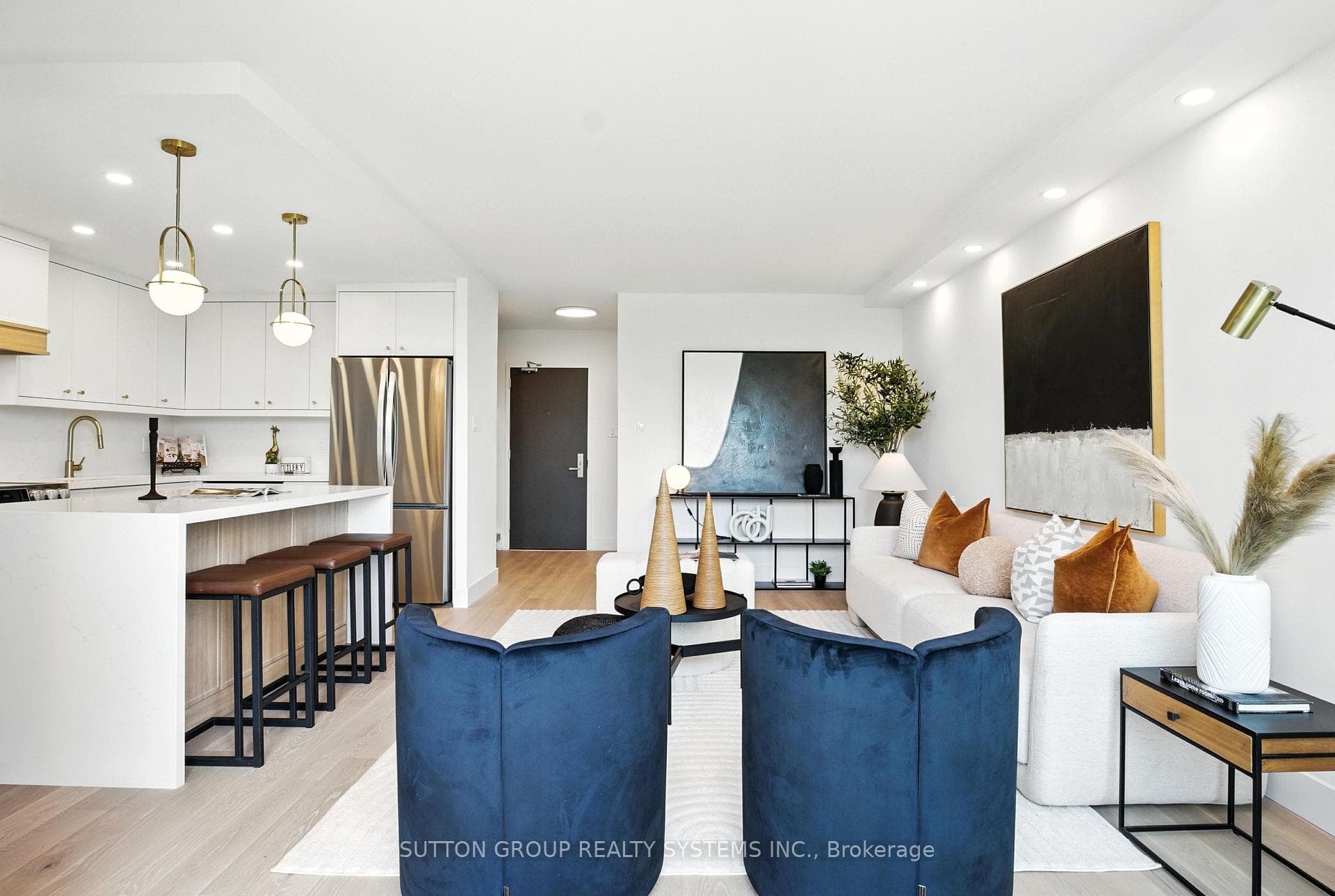 35 Ormskirk Avenue Unit 307 photo 4
