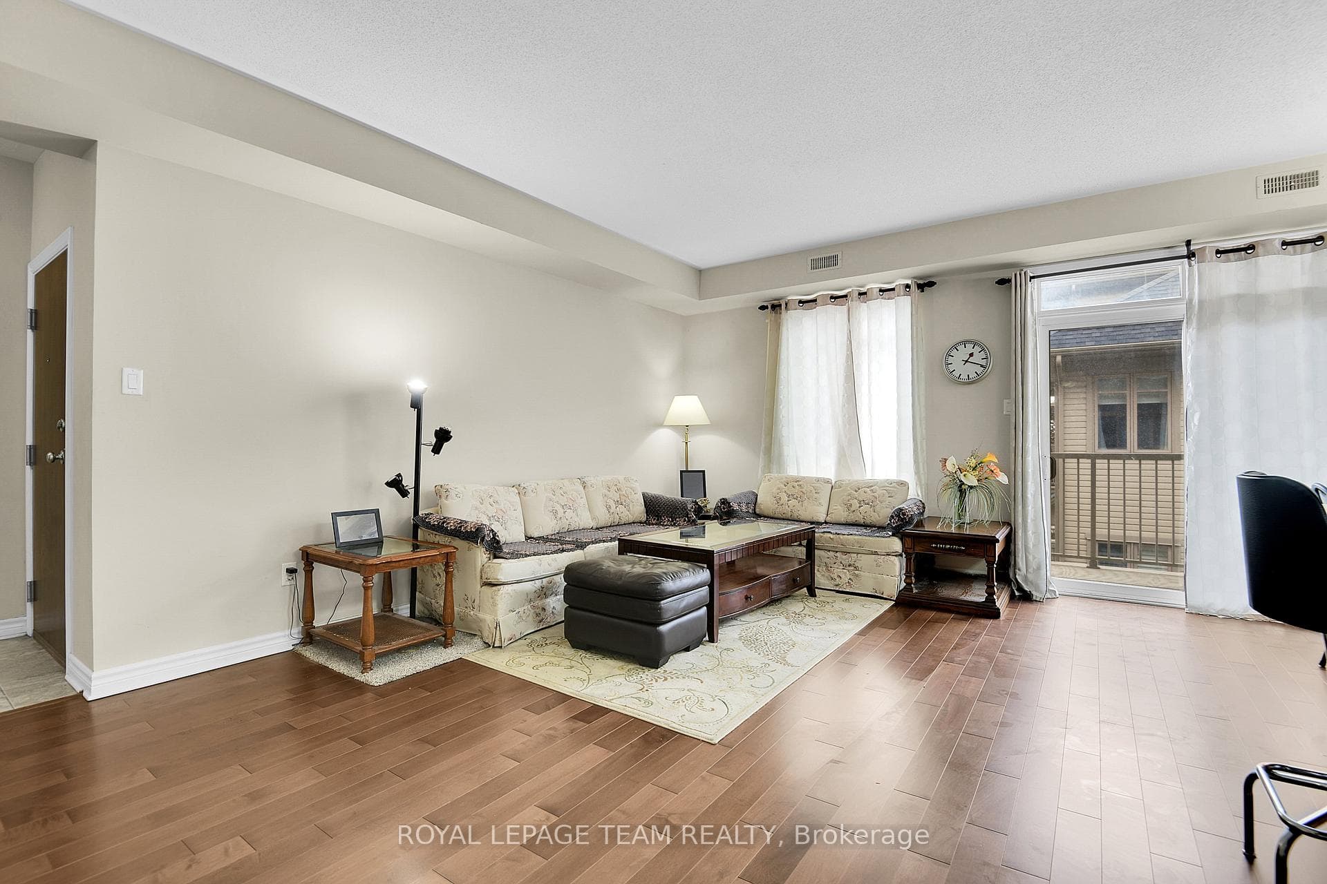 168 Hornchurch Lane Unit E photo 13