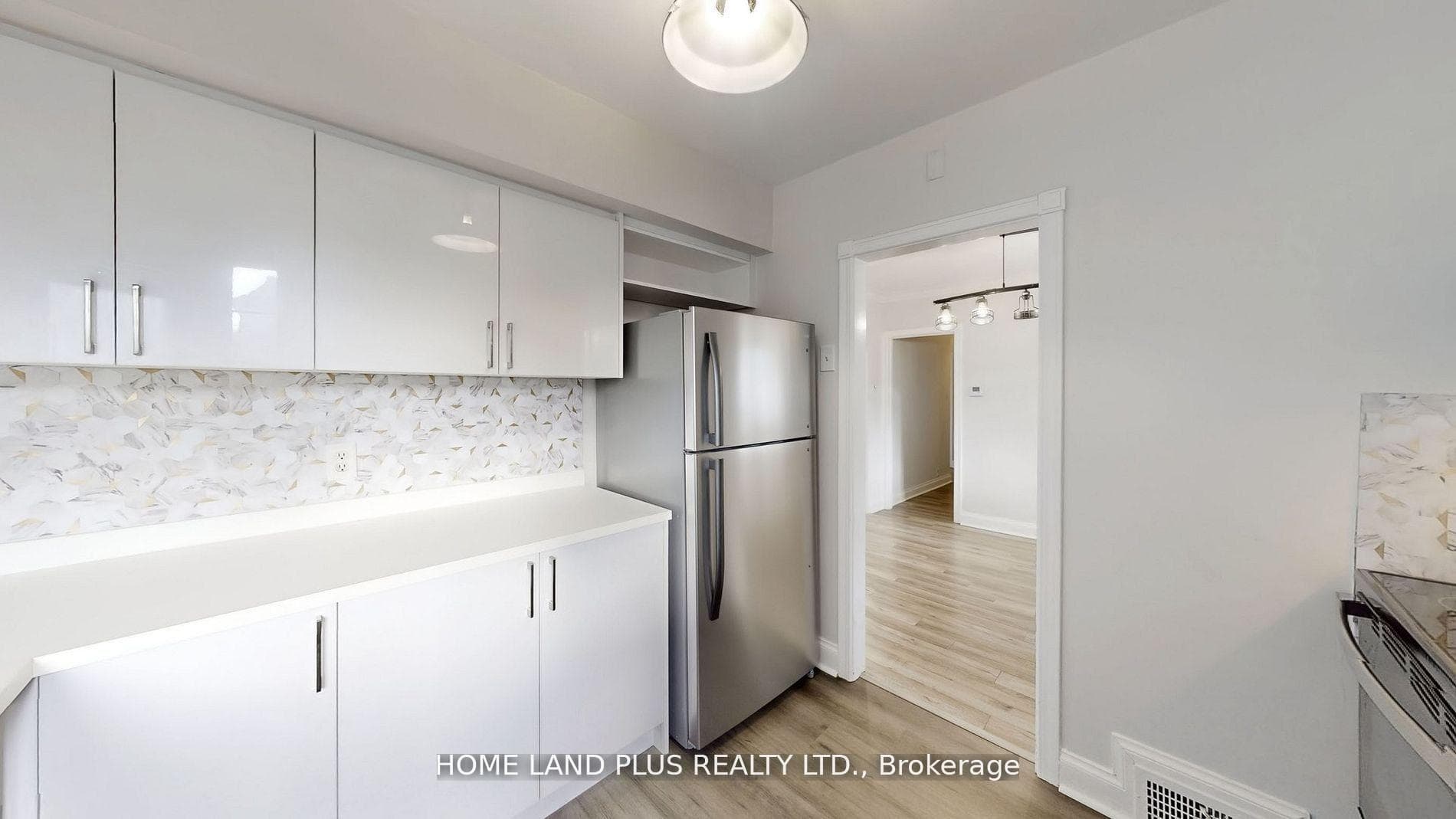 257 Joicey Boulevard photo 16