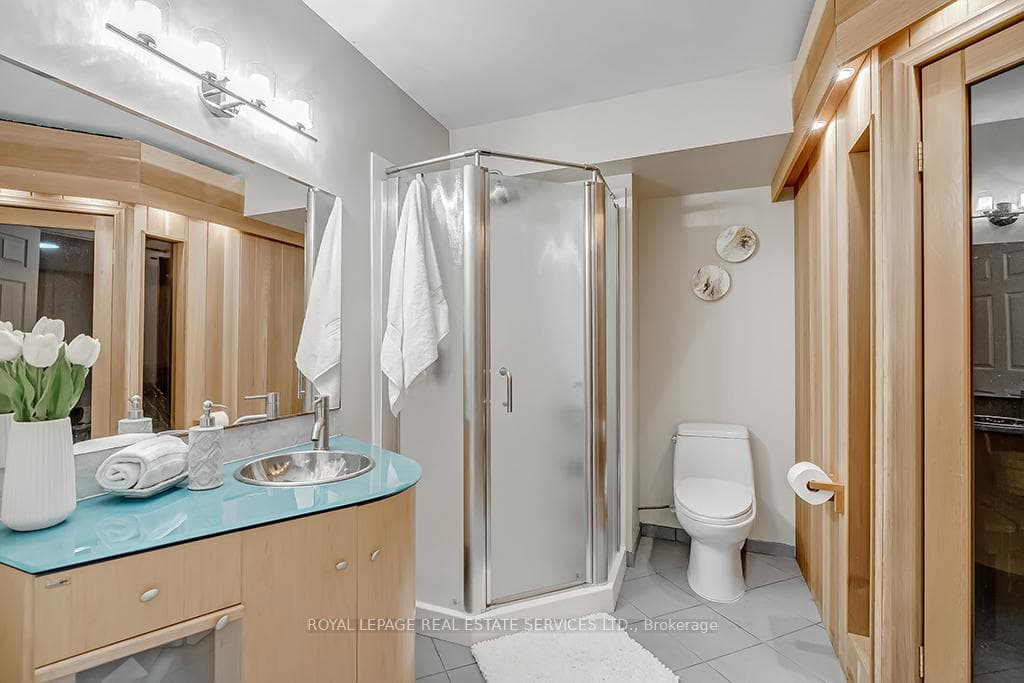 128 Morden Road Unit 2 photo 28