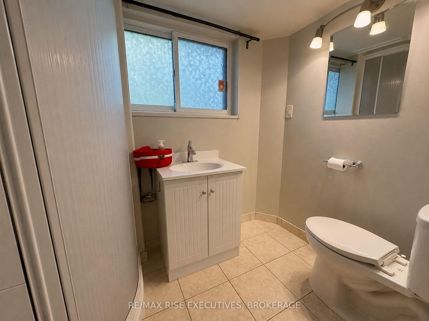 214 Amherst Drive photo 7