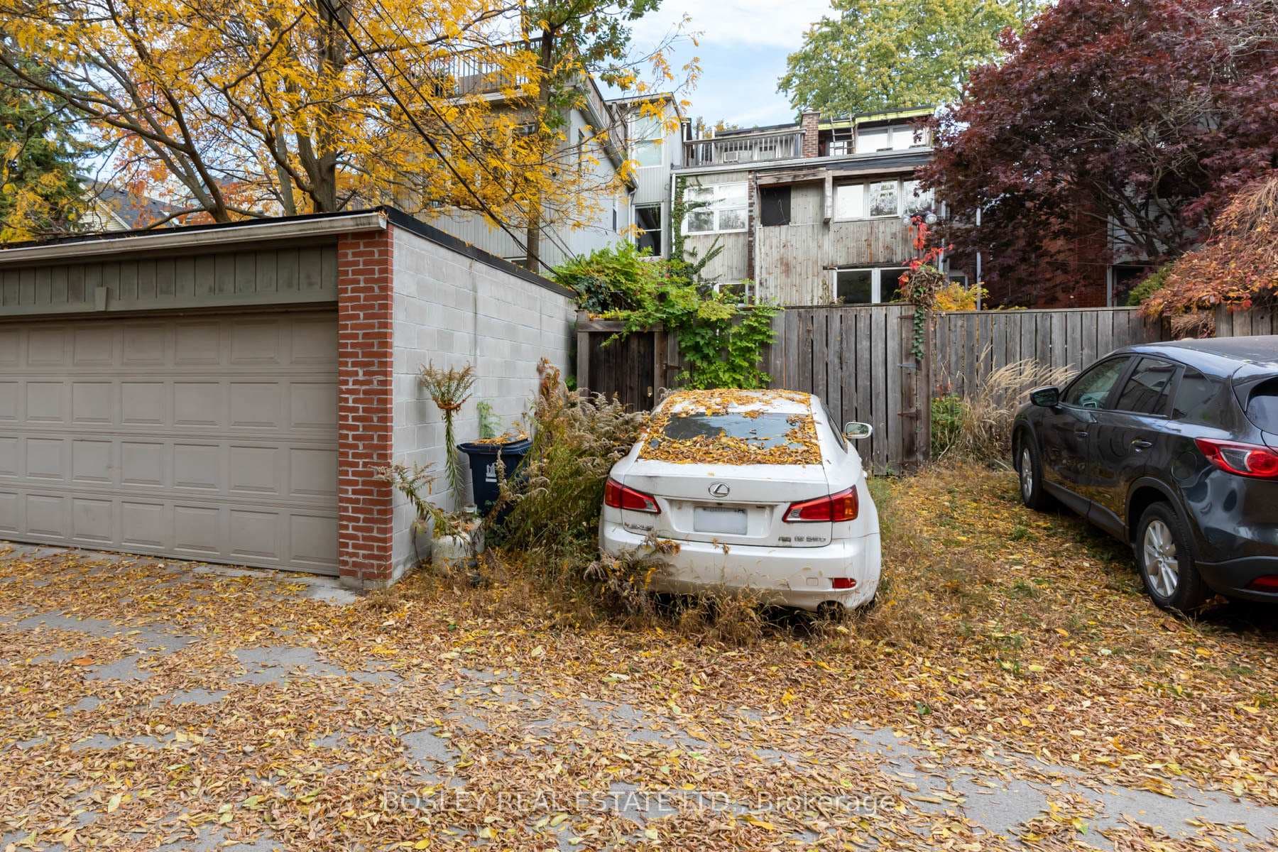 415 Wellesley Street photo 40