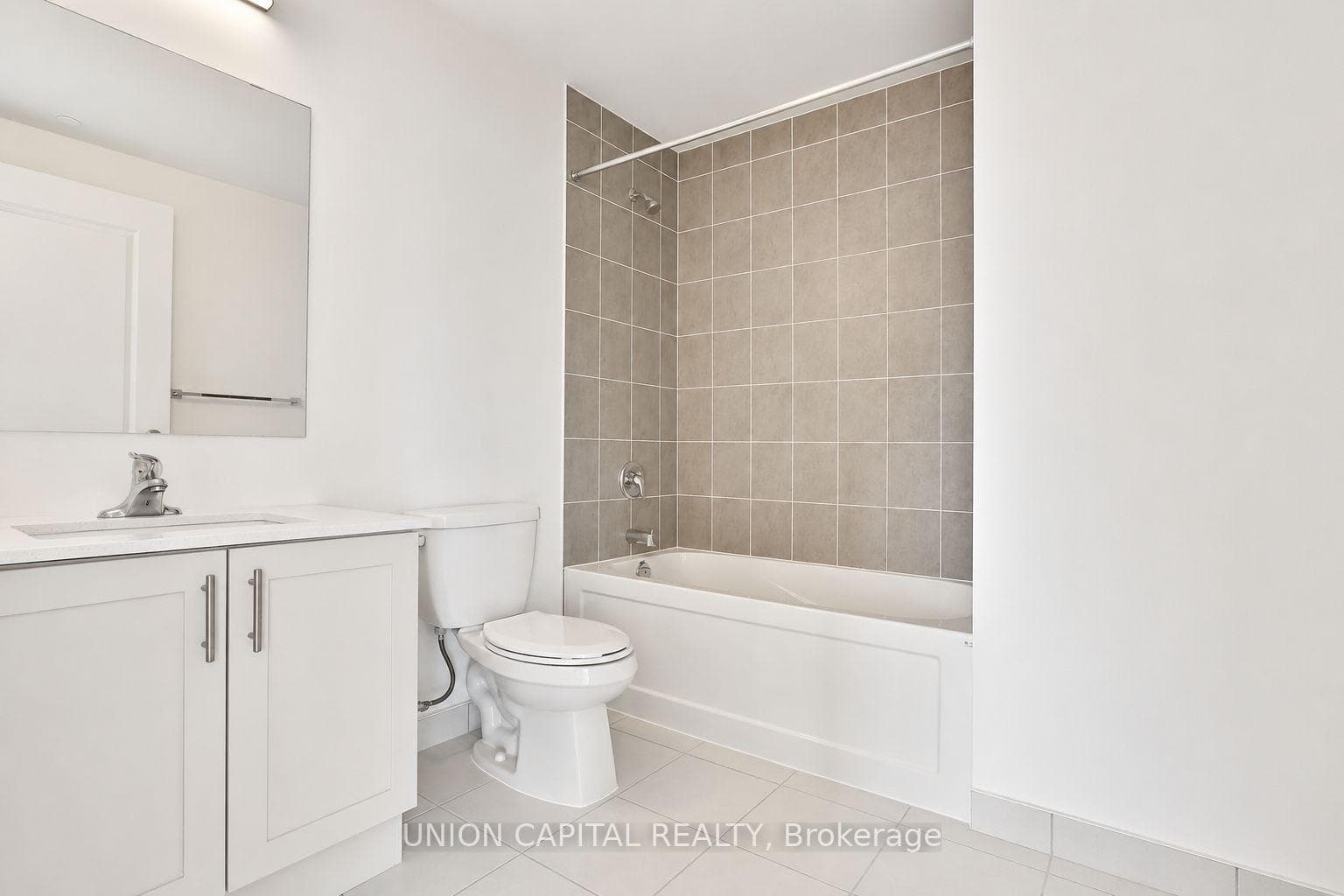 1063 Douglas McCurdy Common Unit 1104 photo 10