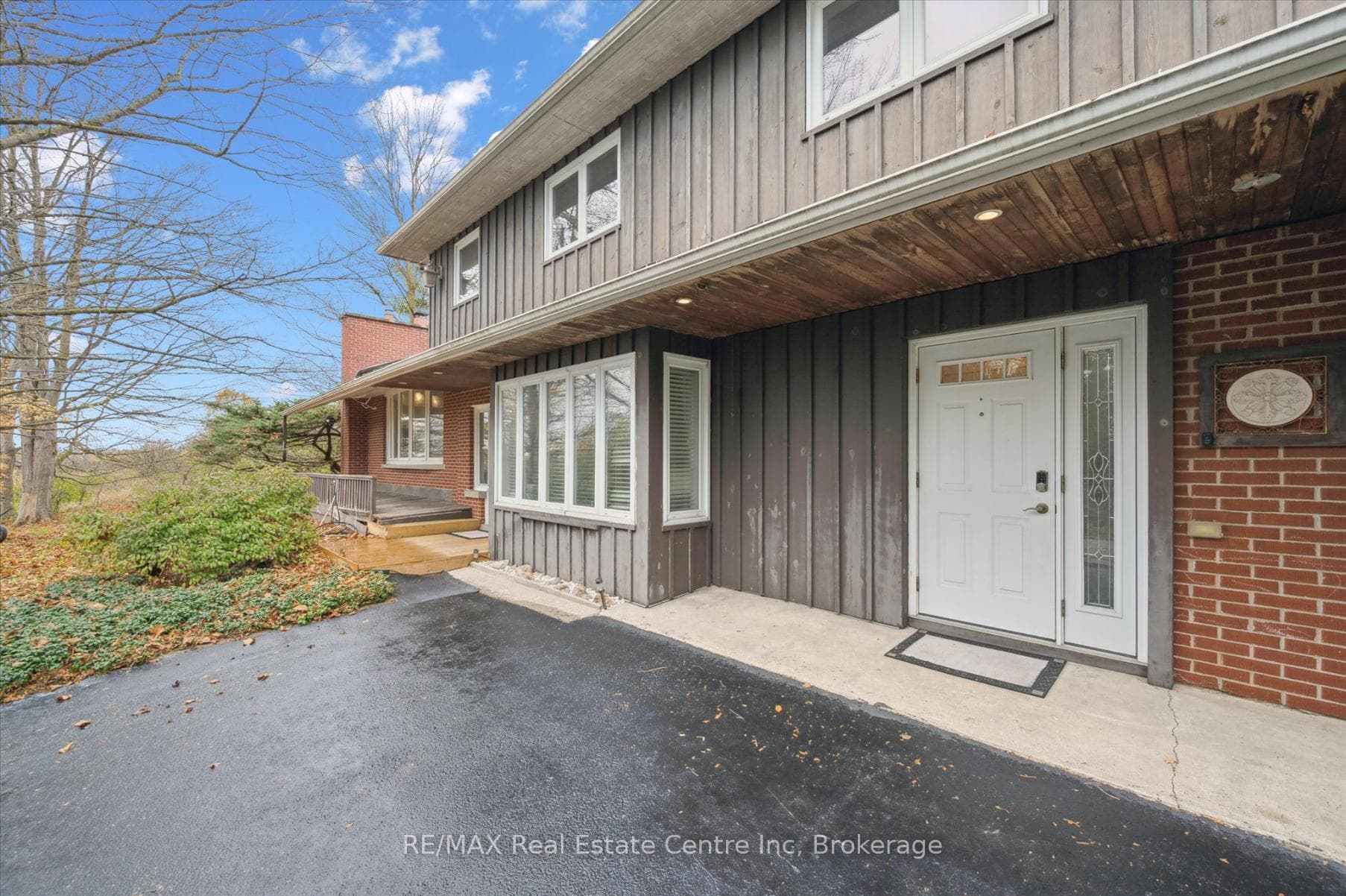 500 WATSON Parkway photo 9