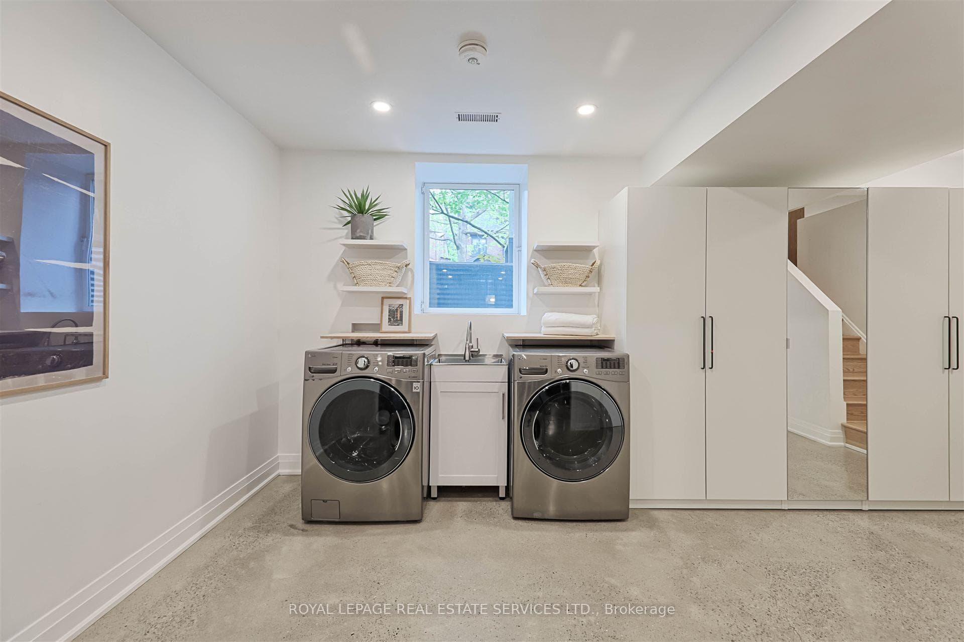 90 Oakwood Avenue photo 39