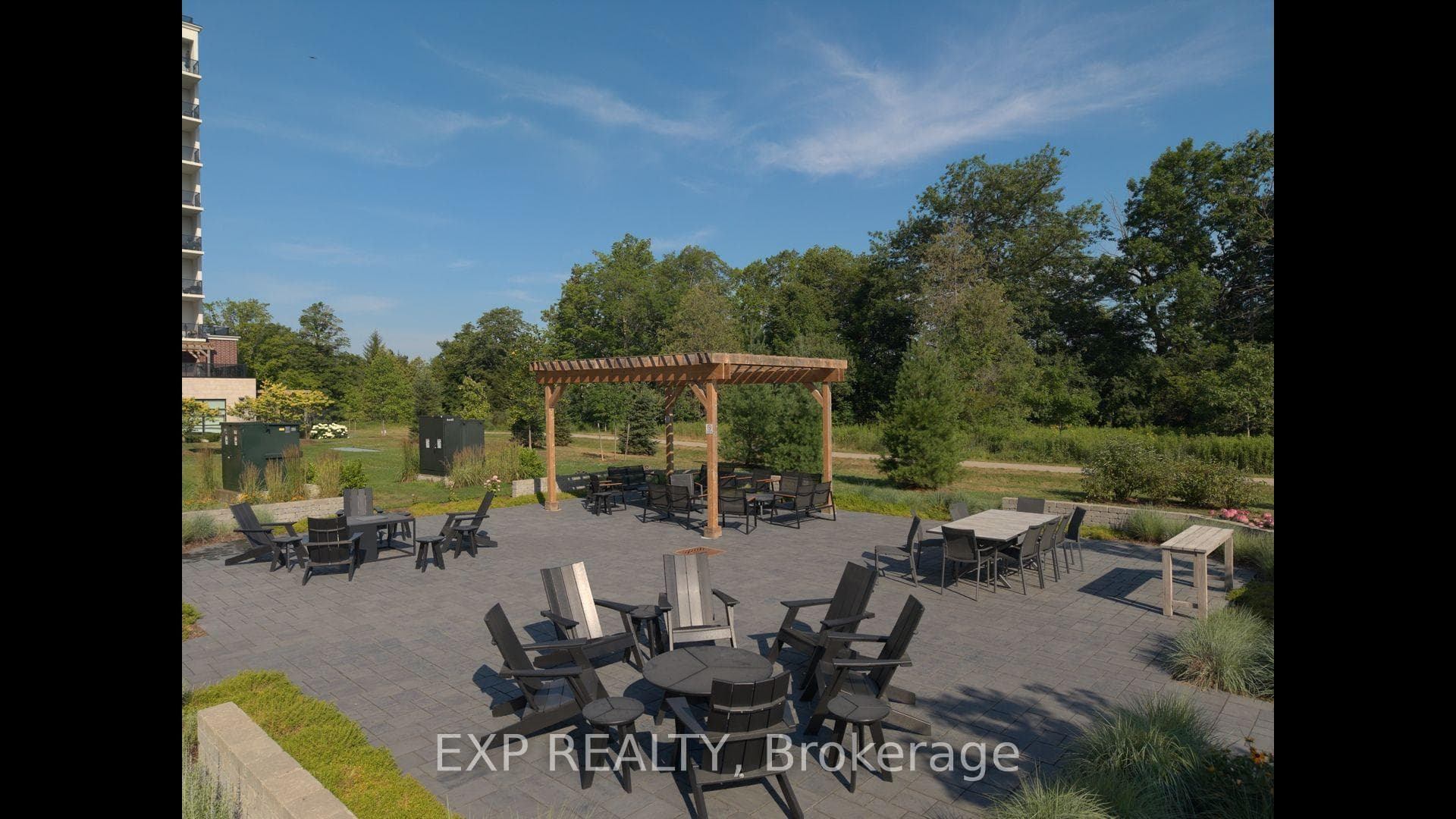 Exterior Lounge Area