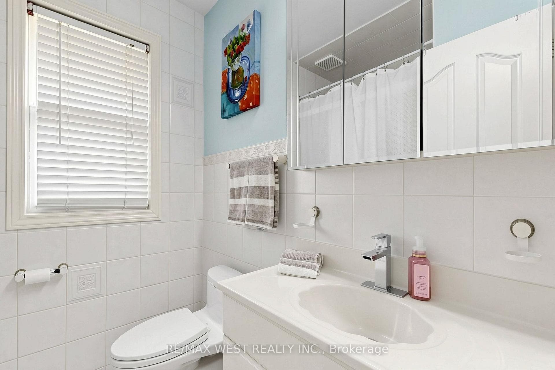 32 Allonsius Drive photo 22