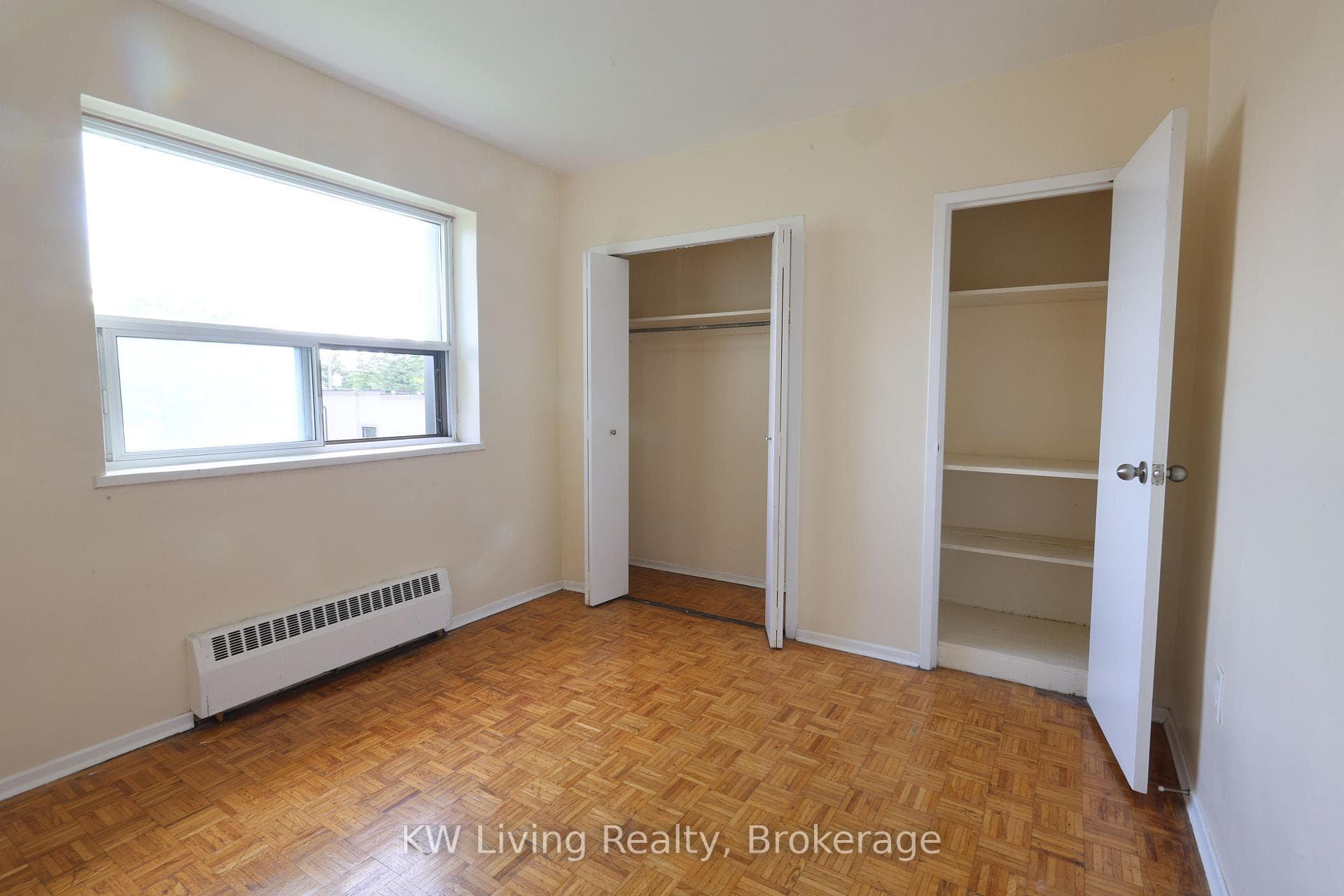 480 Lakeshore Road Unit 301 photo 23