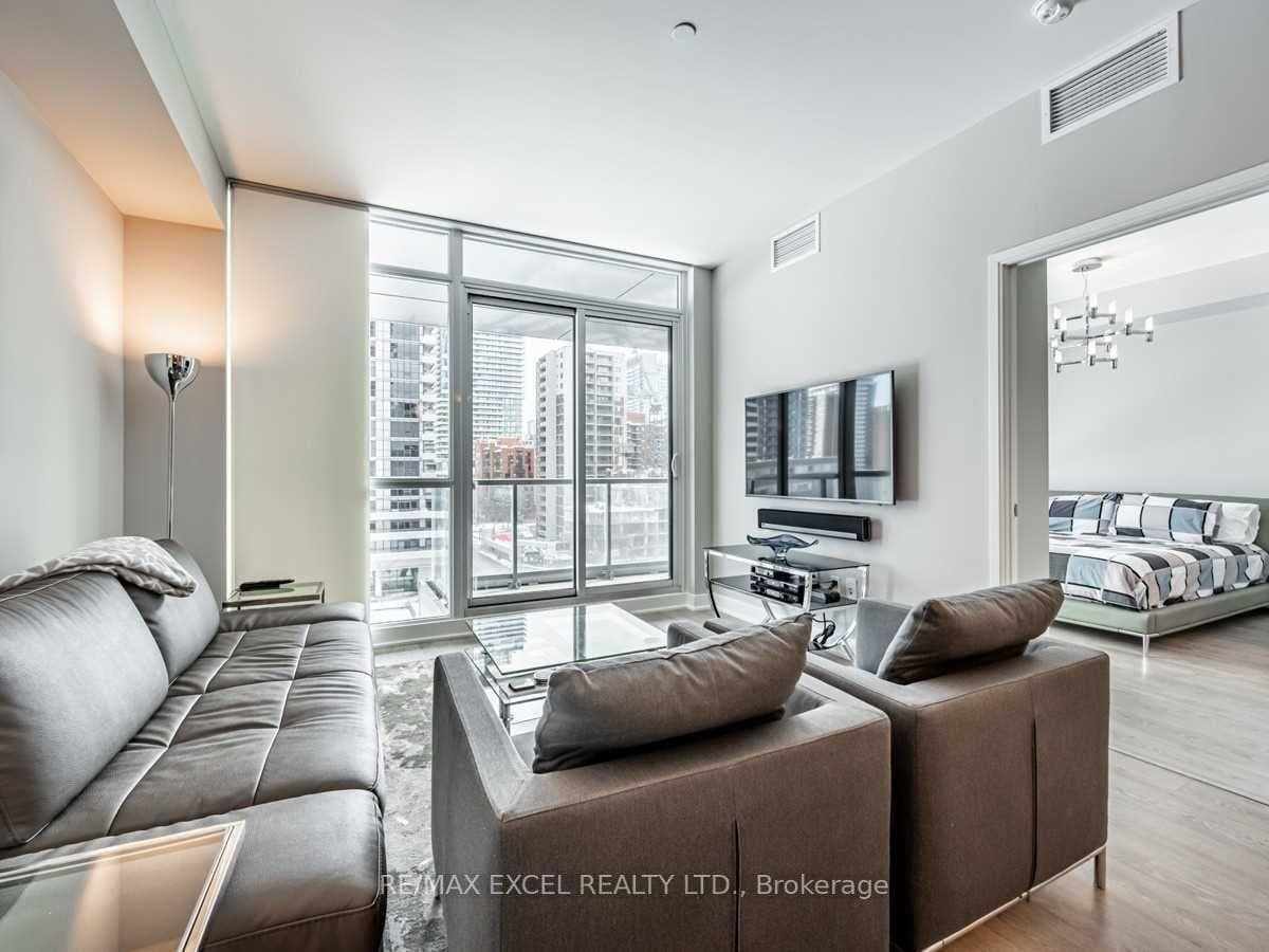 30 Roehampton Avenue Unit 619 photo 11
