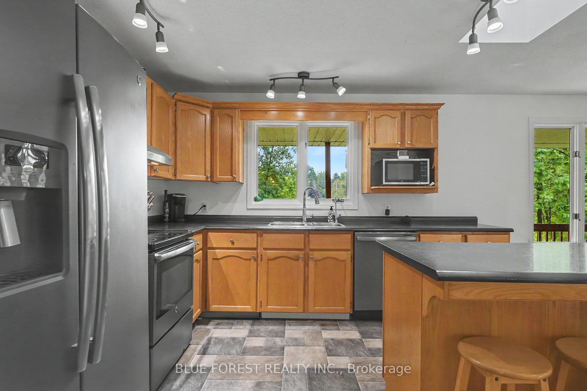 23706 Gray Line photo 14