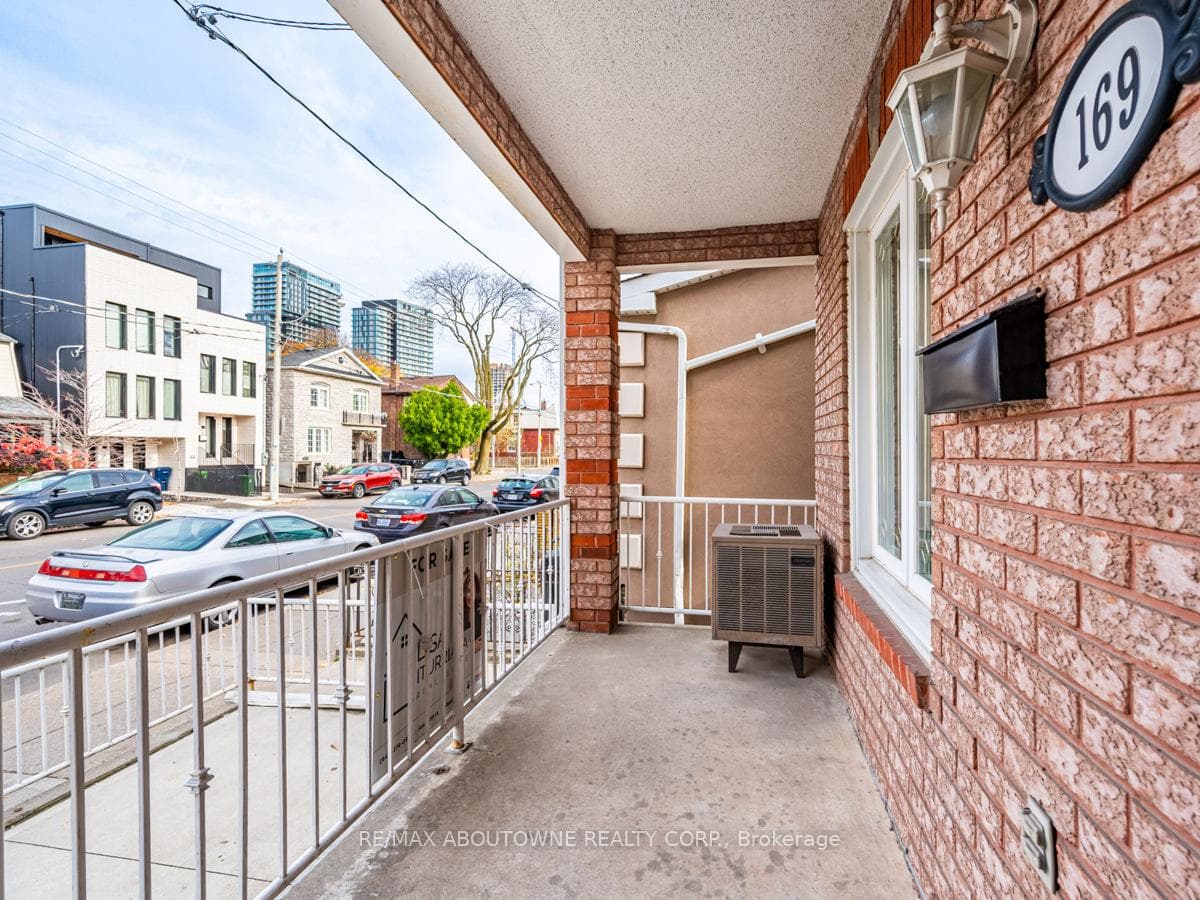 169 Lappin Avenue photo 3